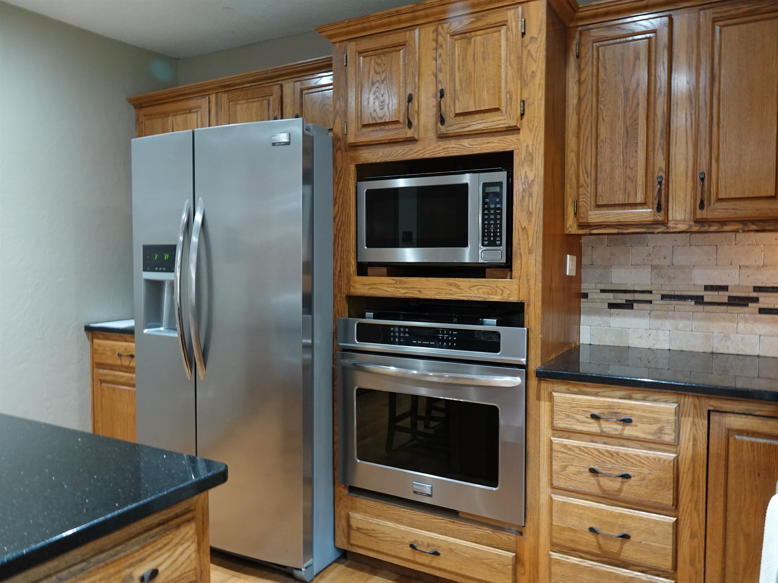 1326 N Shefford Property Photo 9