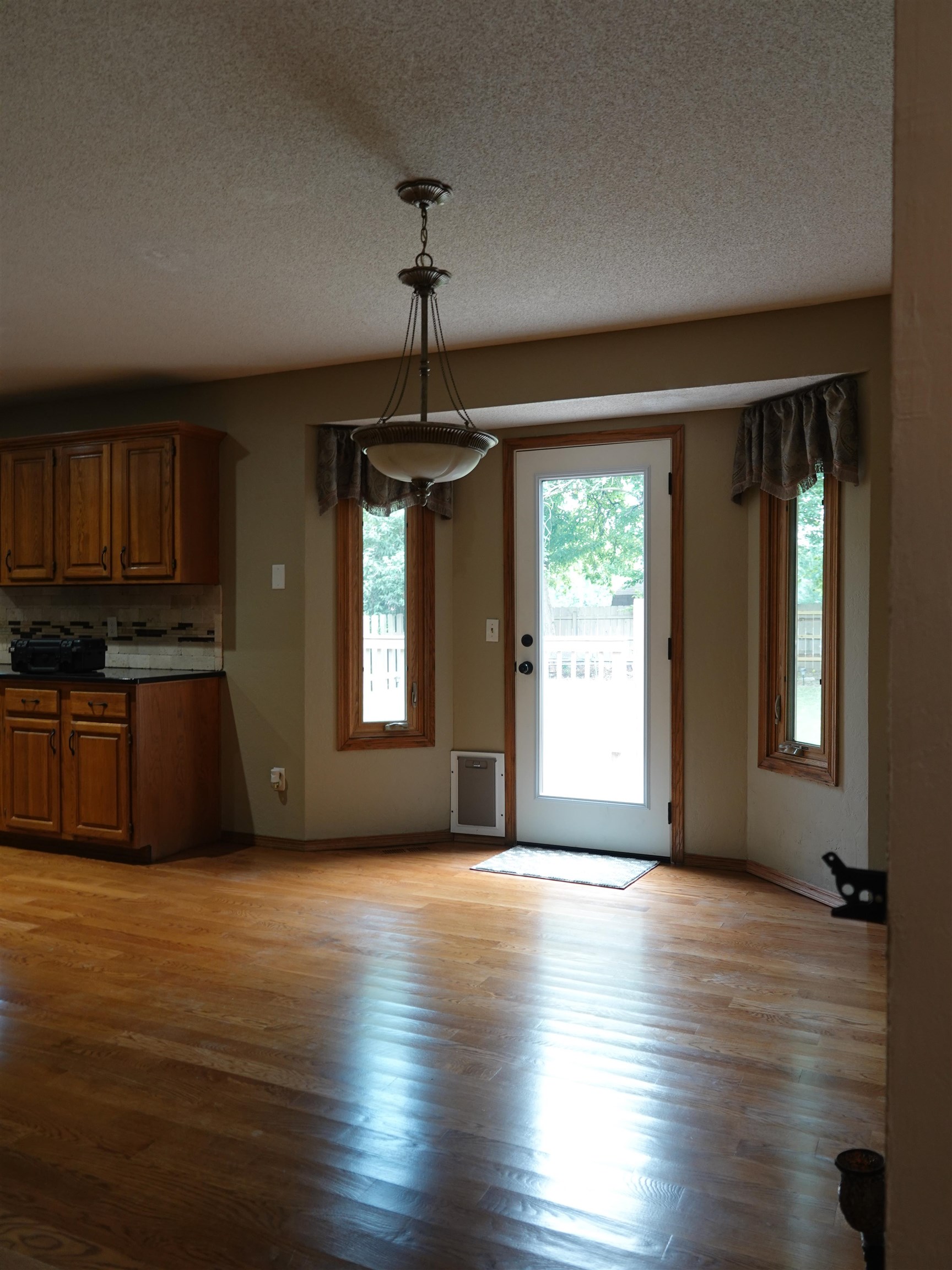 1326 N Shefford Property Photo 10