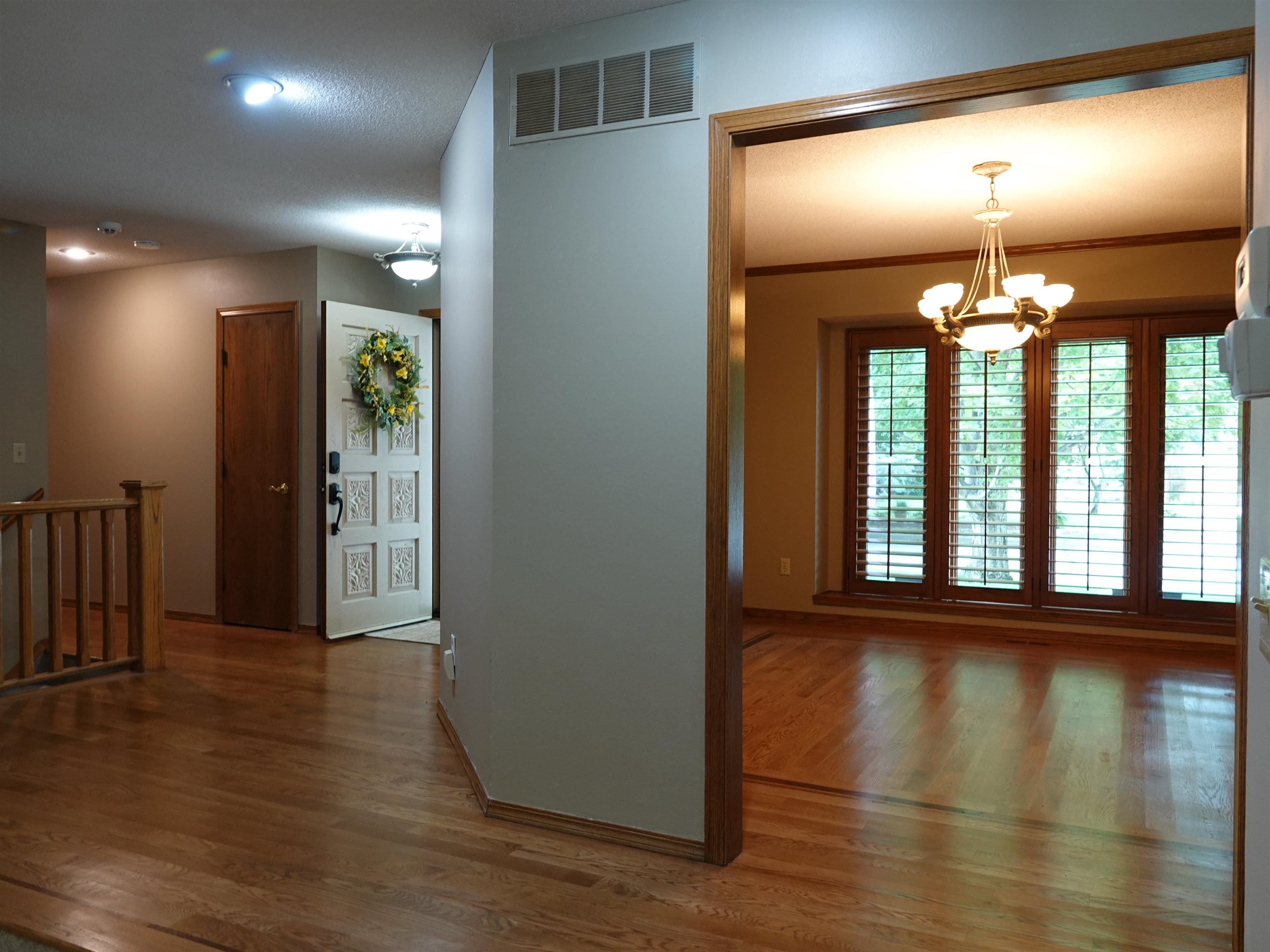 1326 N Shefford Property Photo 11