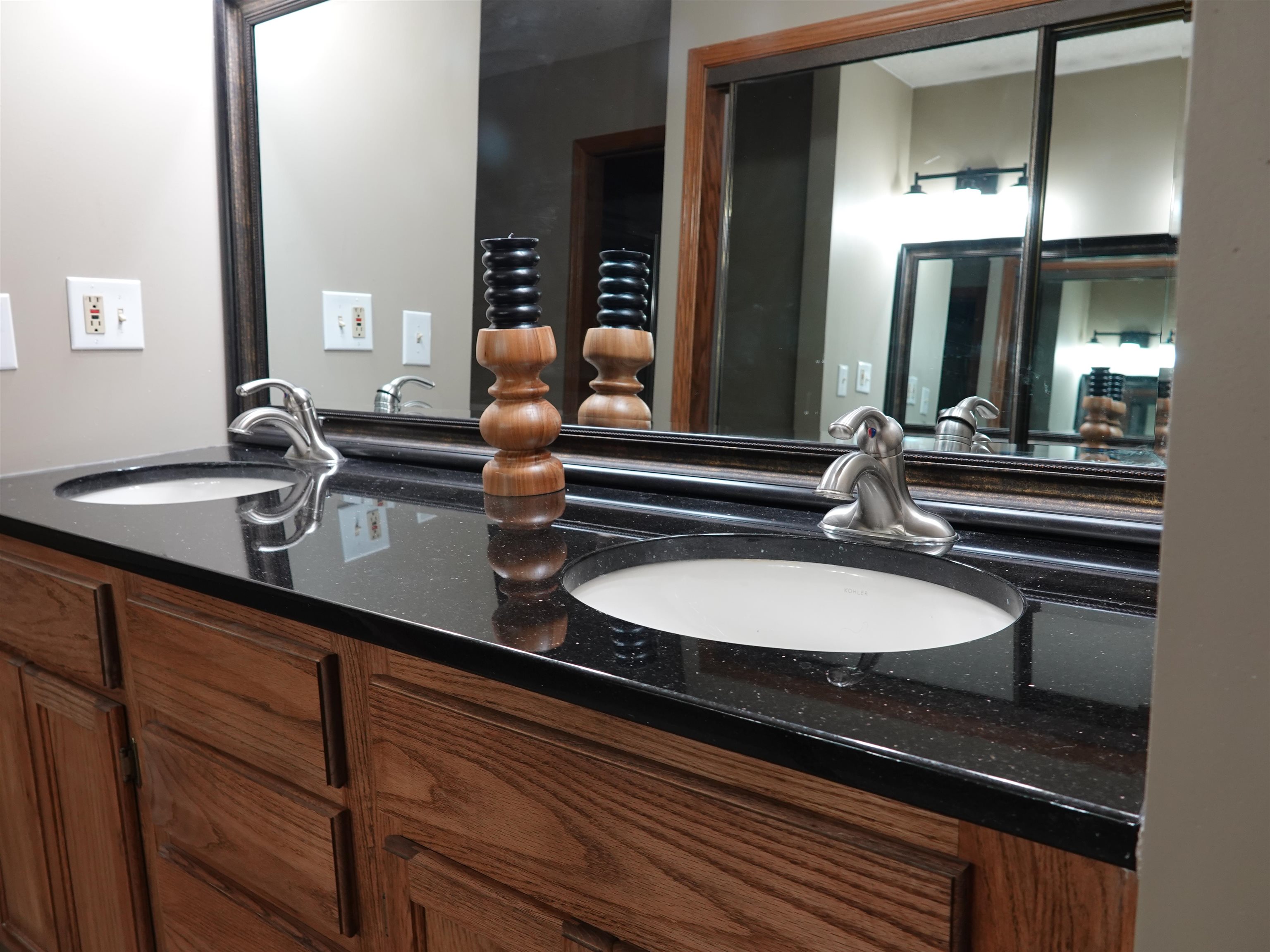 1326 N Shefford Property Photo 15
