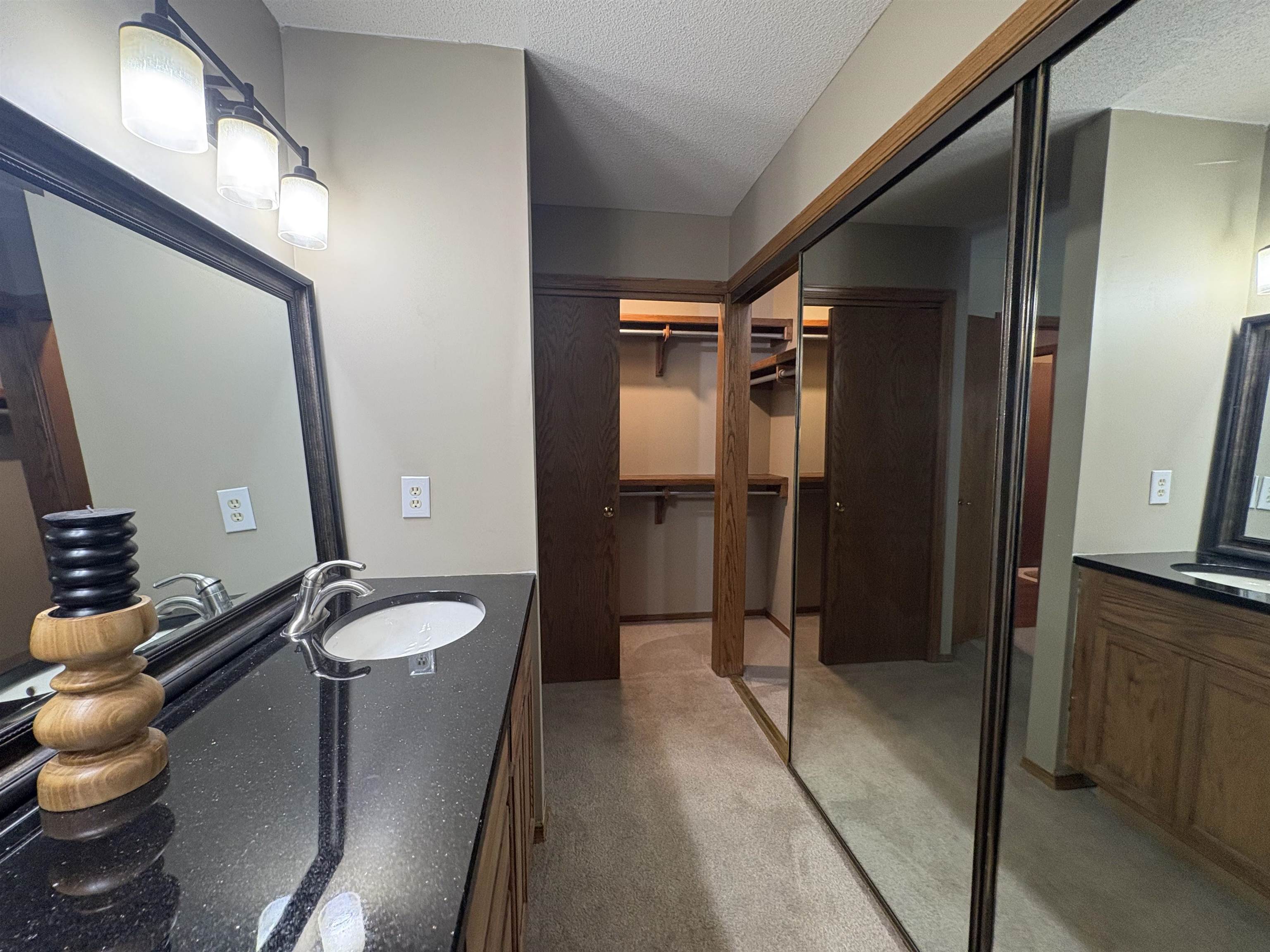 1326 N Shefford Property Photo 16