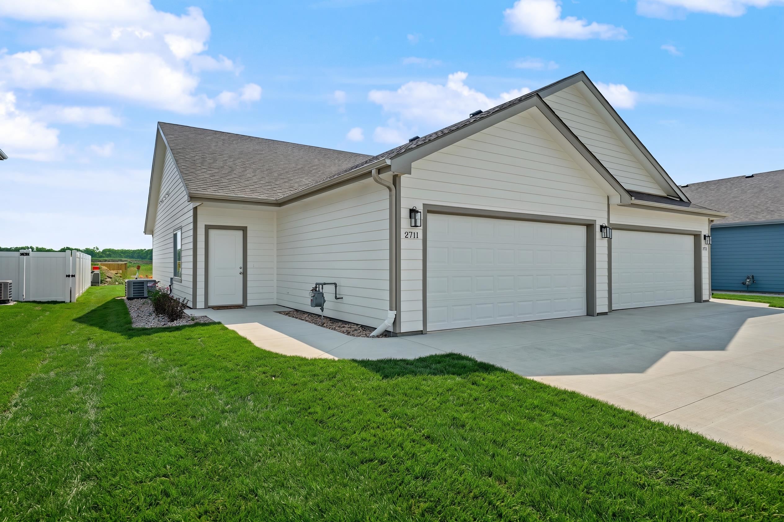 2711 Amelia Lane