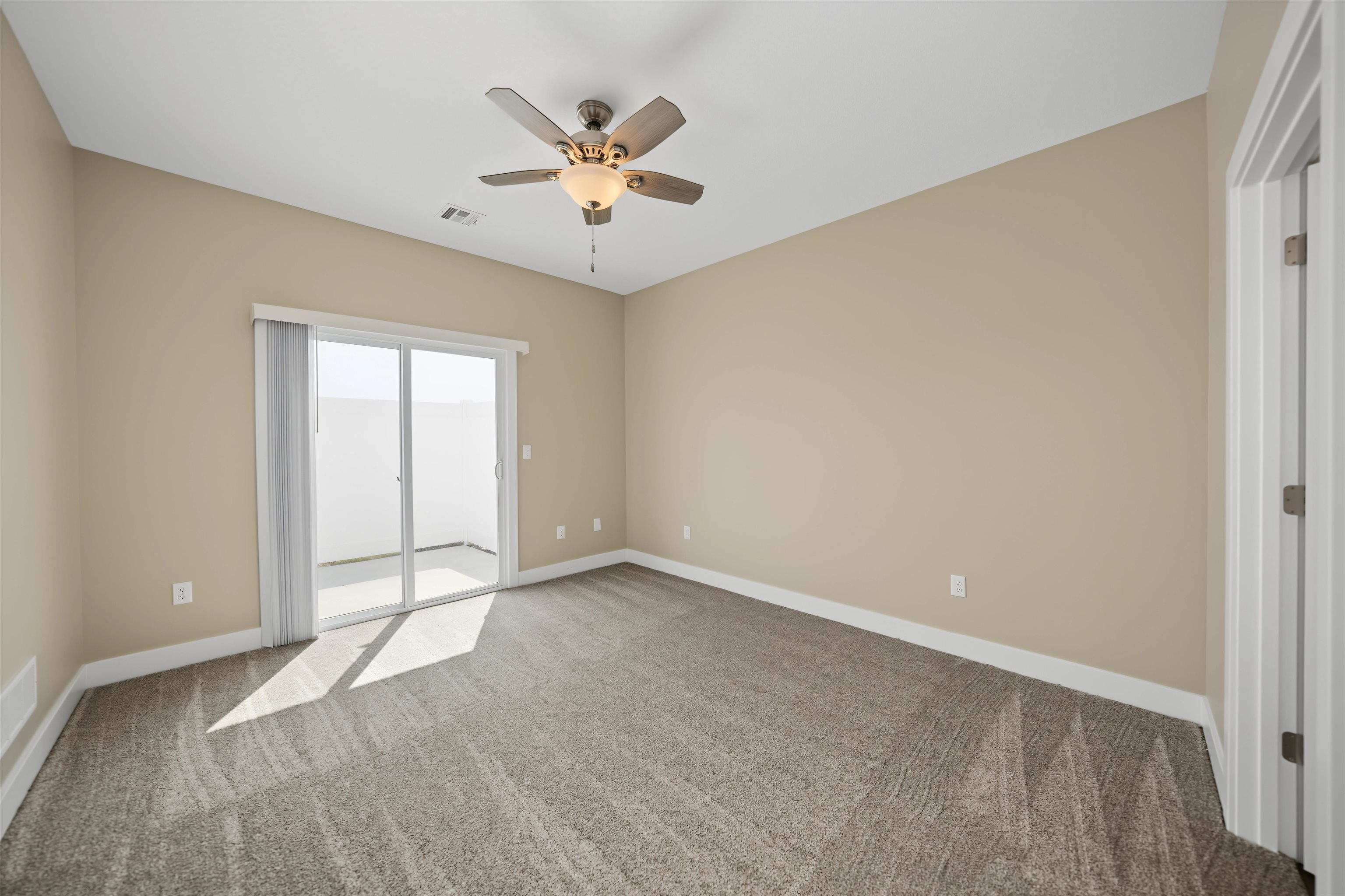 2711 Amelia Lane Property Photo 18