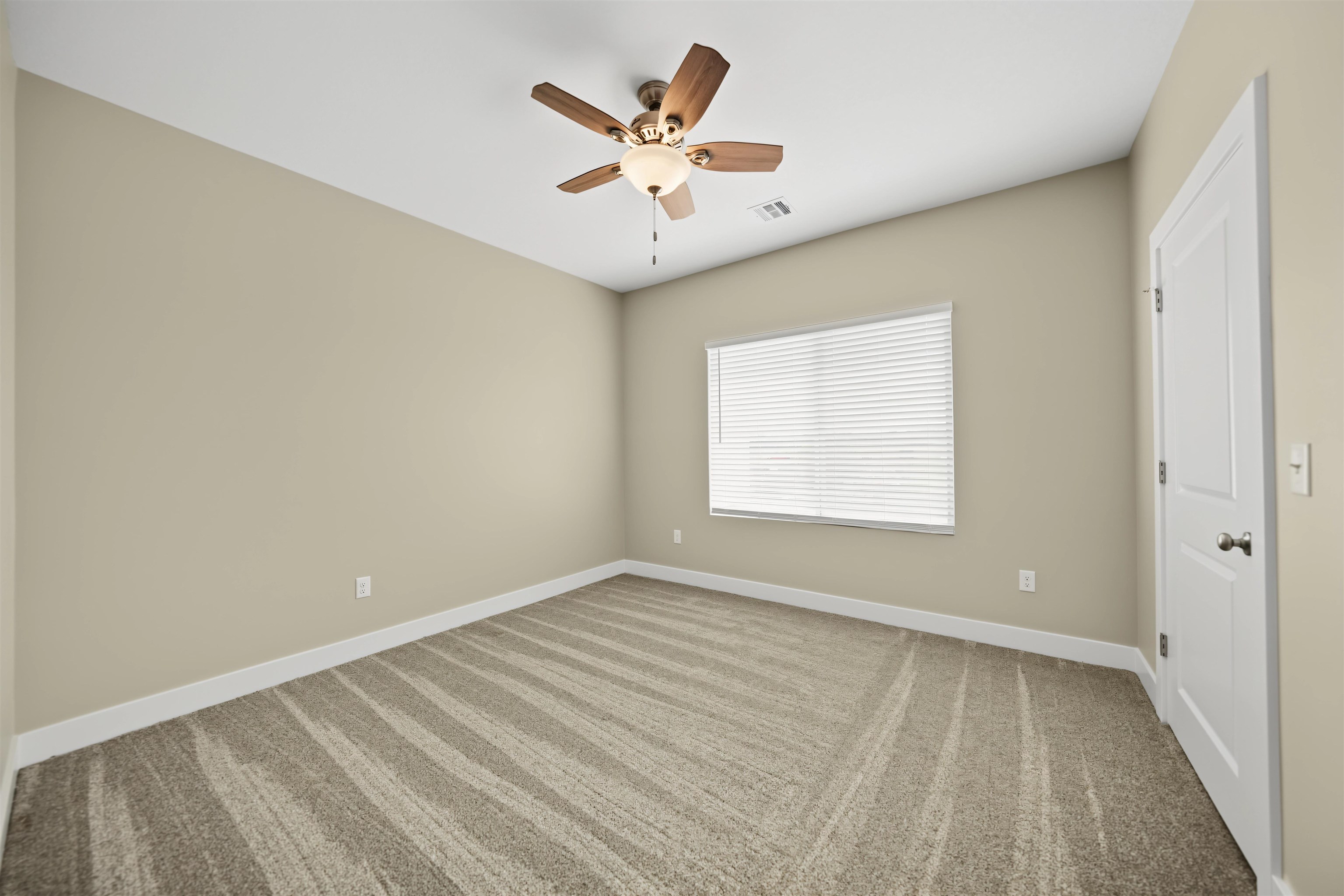 2711 Amelia Lane Property Photo 21