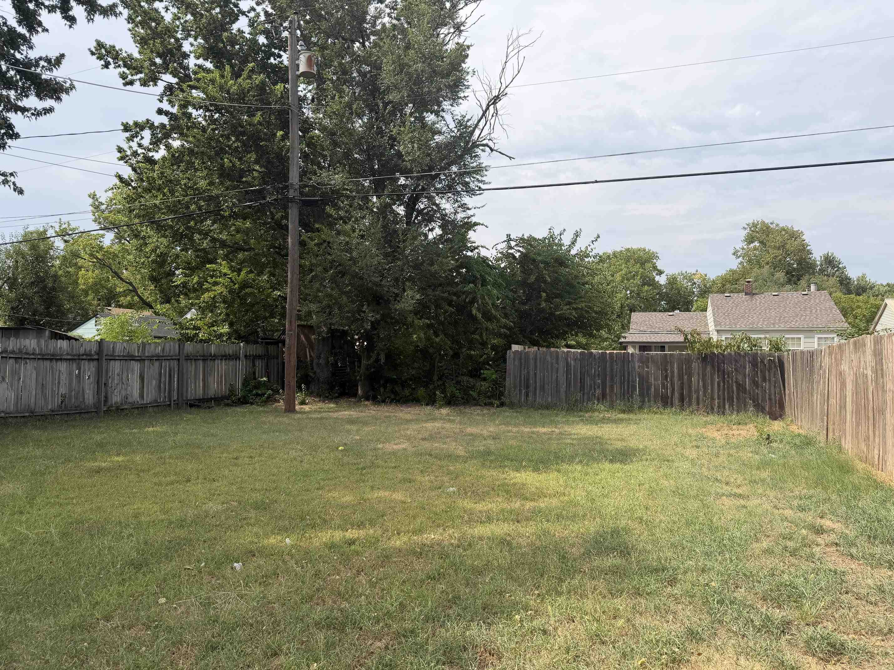 2228 W Caroline Ave Property Photo 4