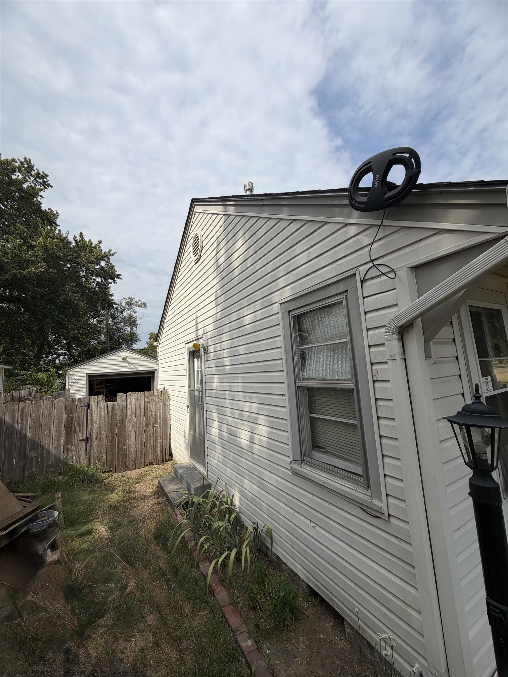 2228 W Caroline Ave Property Photo 33