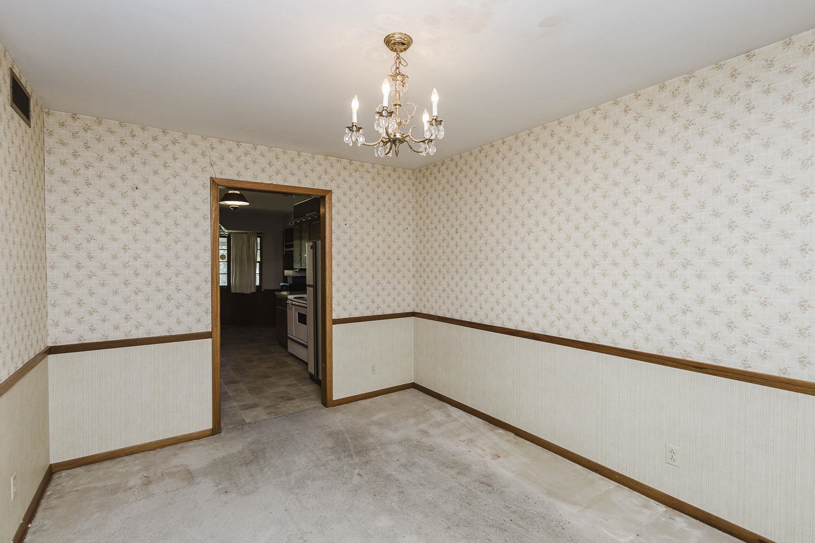 451 N Armour Property Photo 7