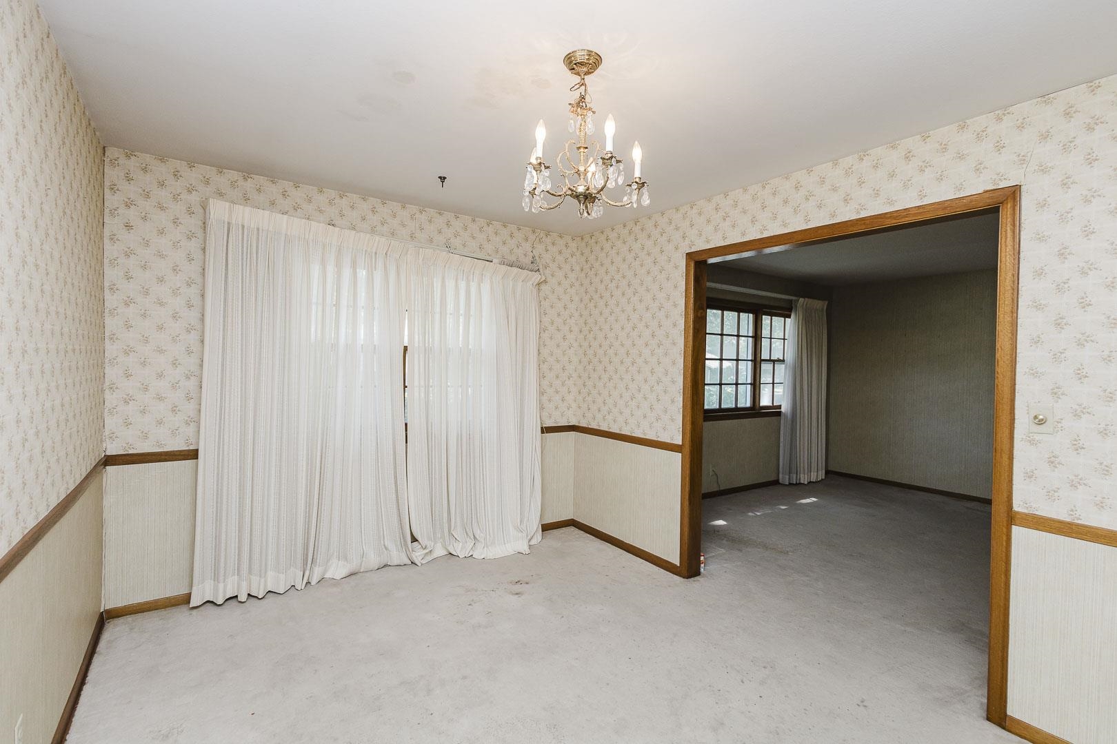 451 N Armour Property Photo 8