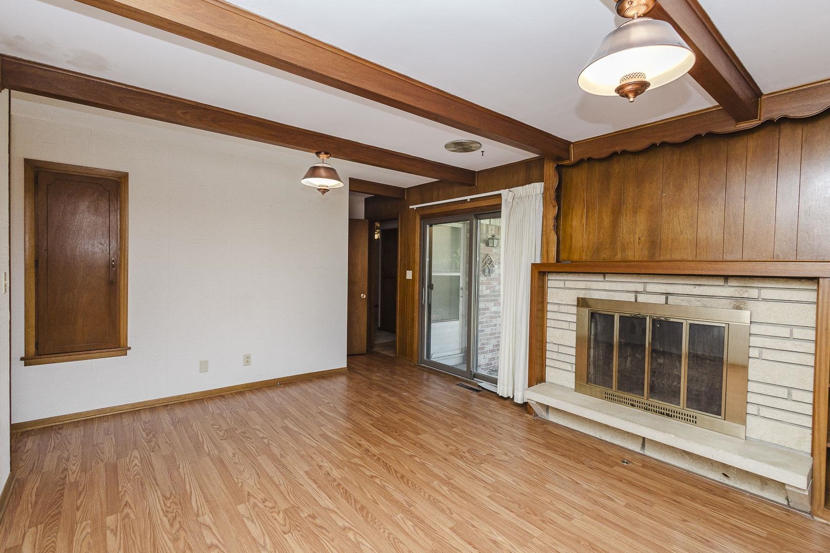 451 N Armour Property Photo 11