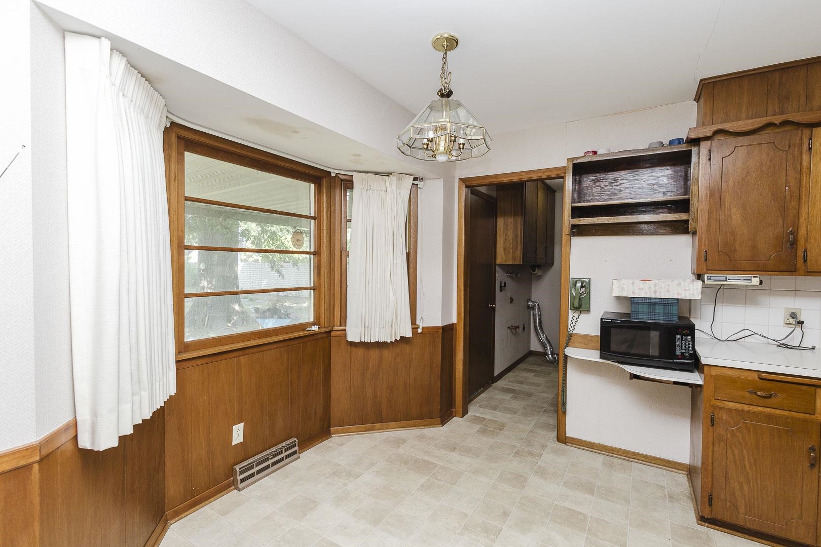 451 N Armour Property Photo 12