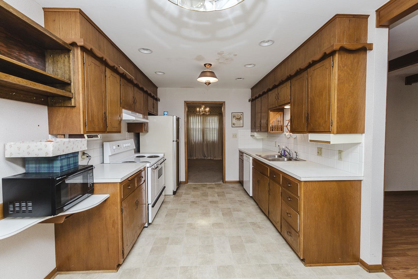 451 N Armour Property Photo 13