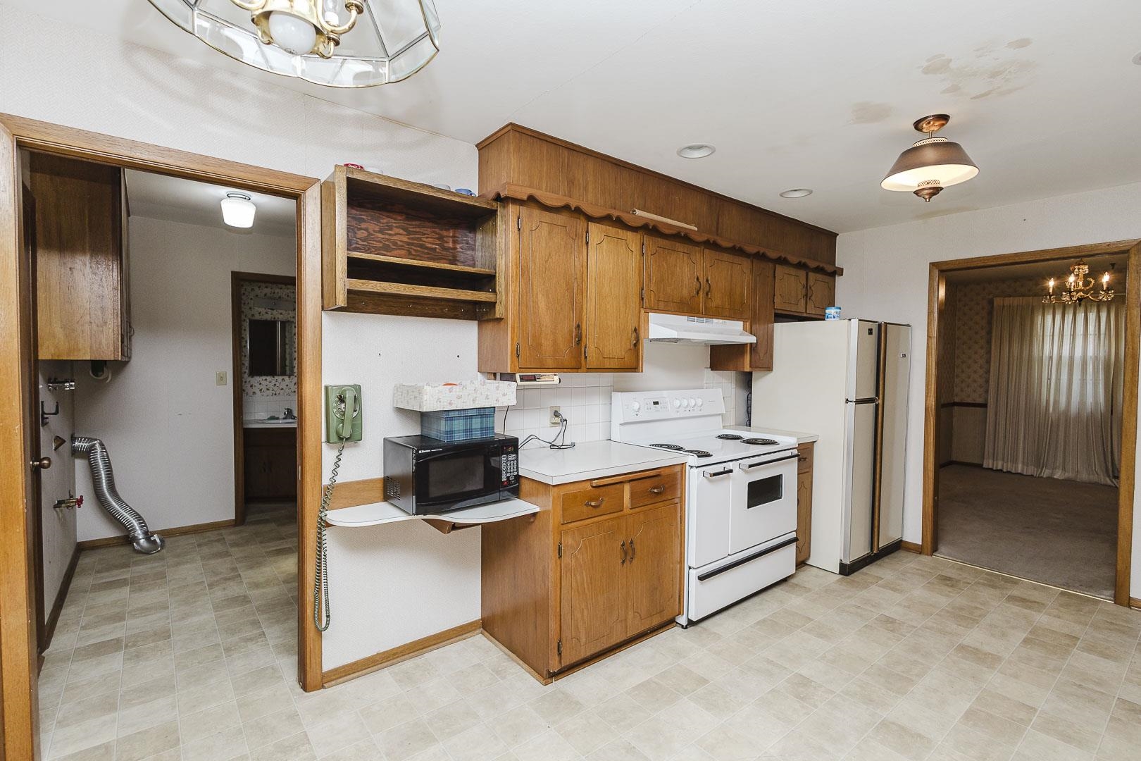 451 N Armour Property Photo 14