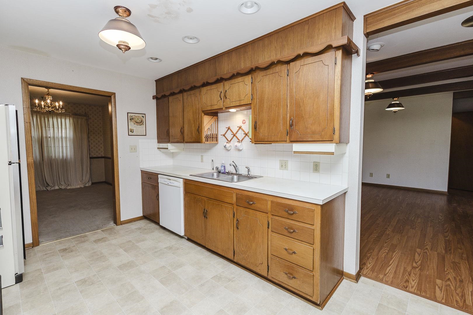 451 N Armour Property Photo 15