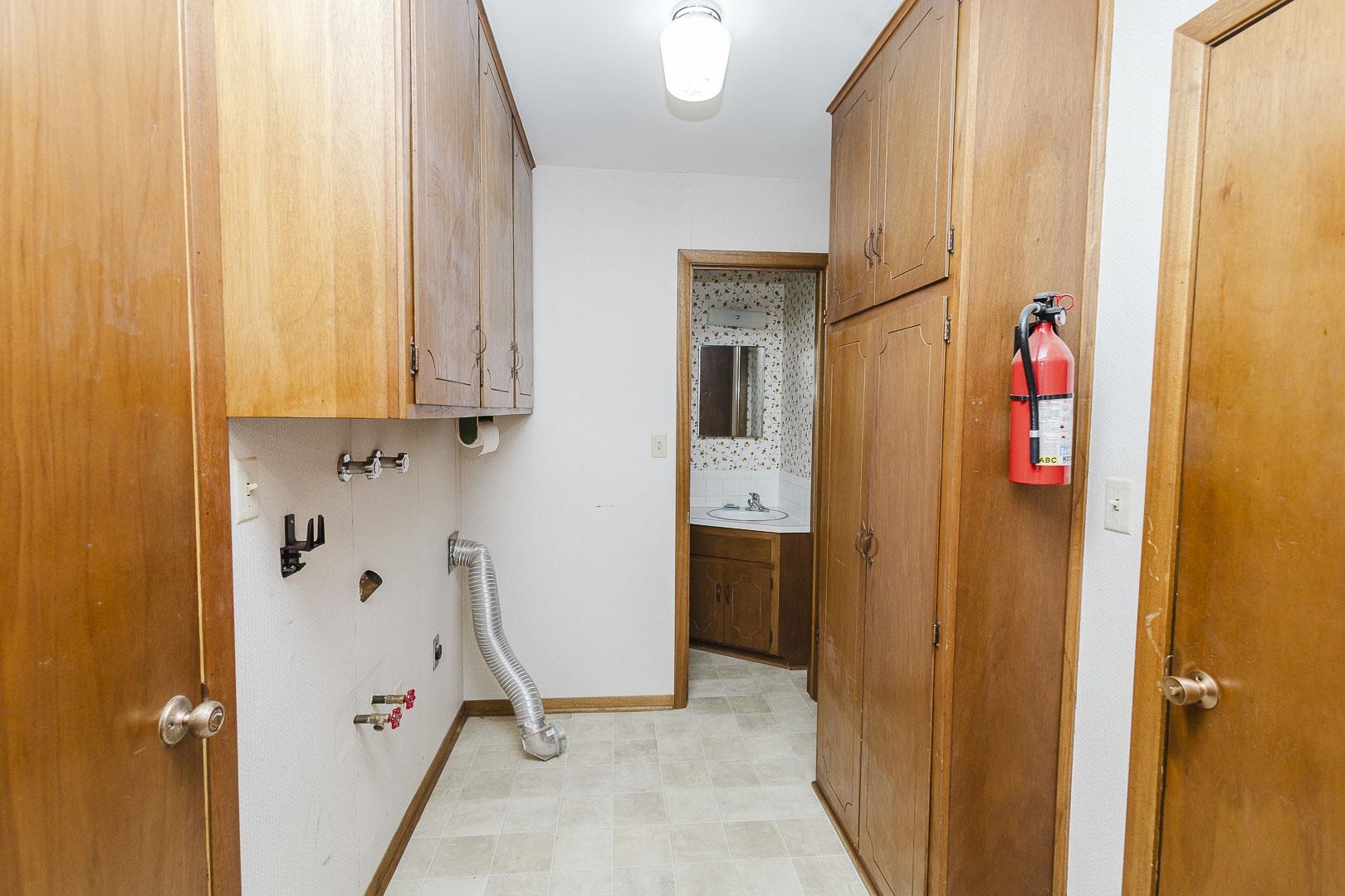 451 N Armour Property Photo 16
