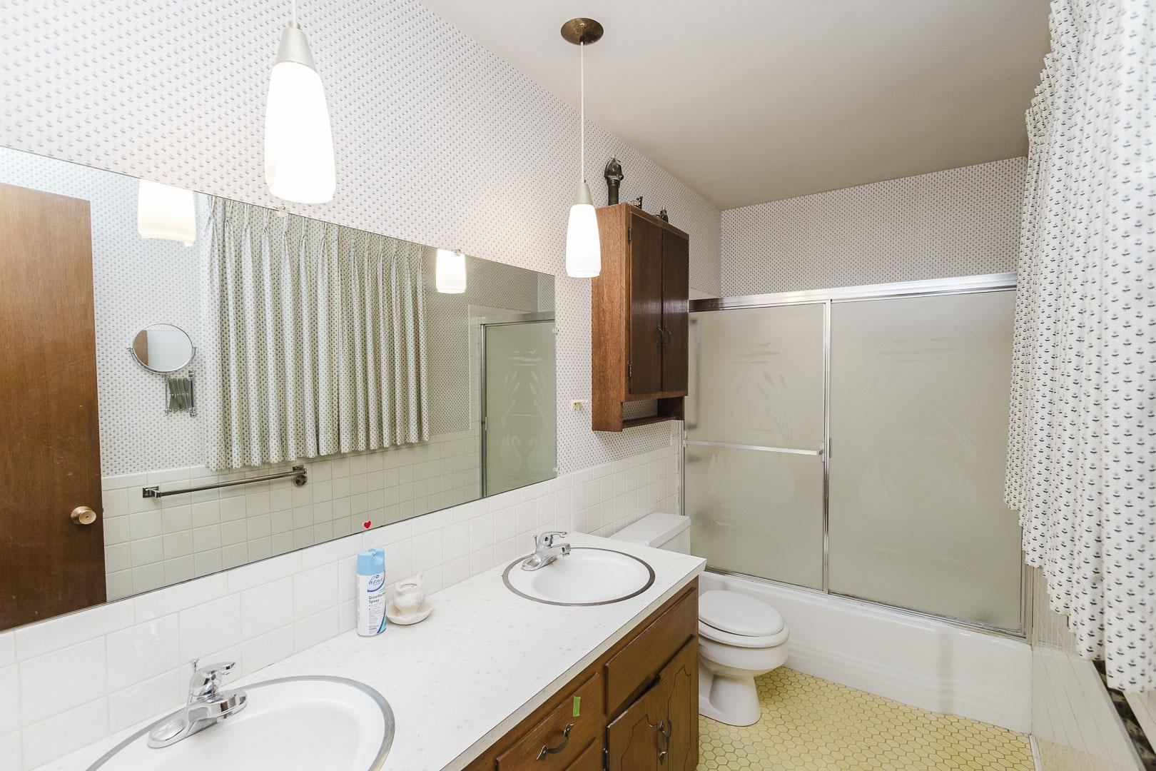 451 N Armour Property Photo 21