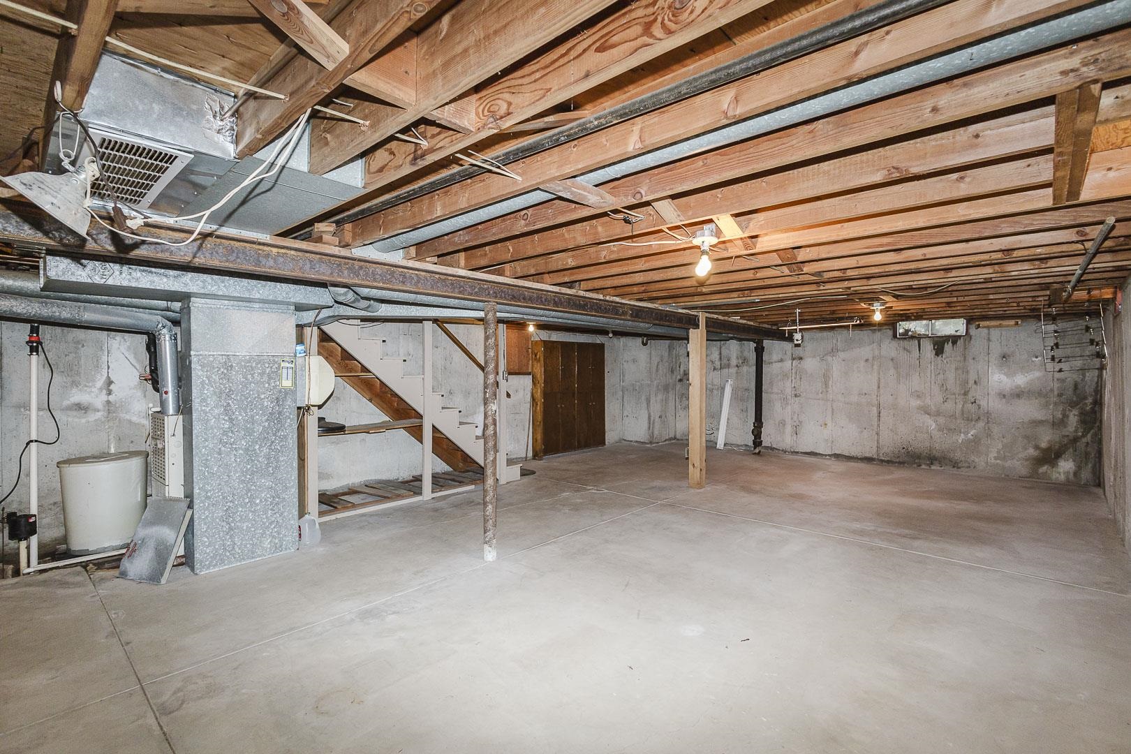 451 N Armour Property Photo 27