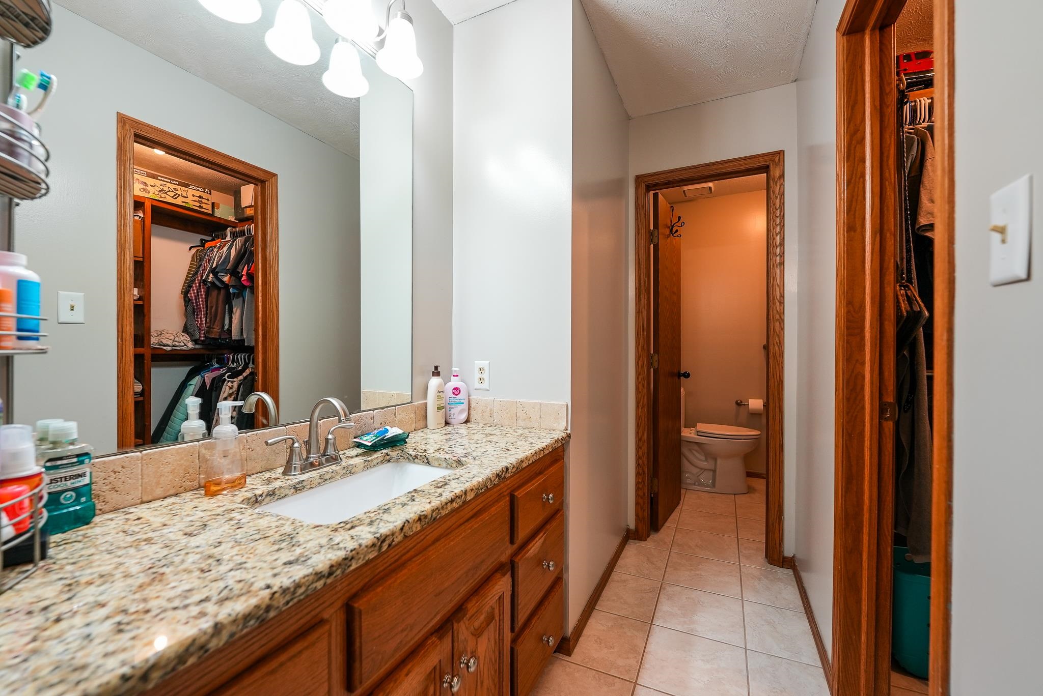 2325 N Gentry Lane Property Photo 13
