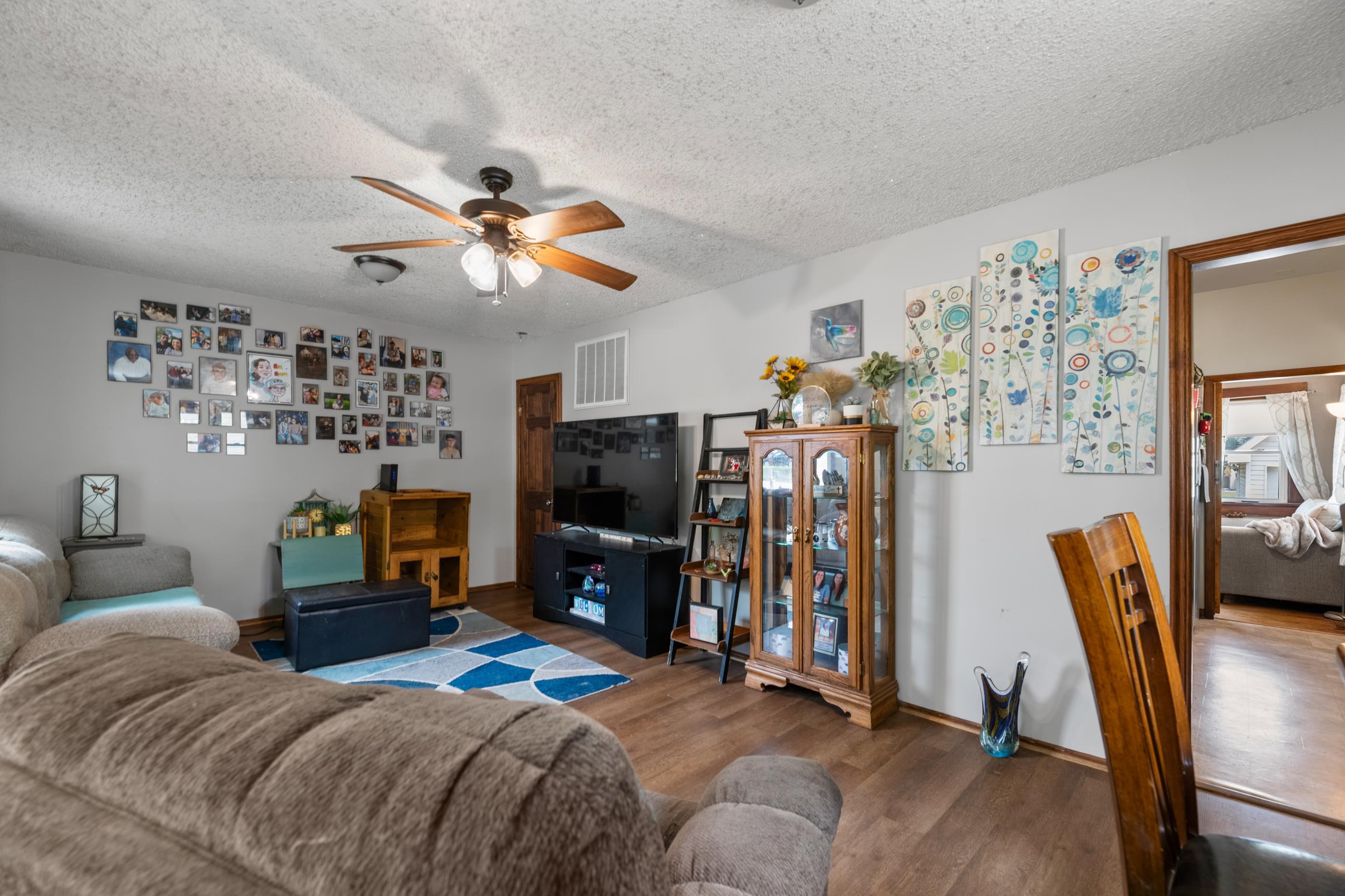 903 N Jefferson Property Photo 6