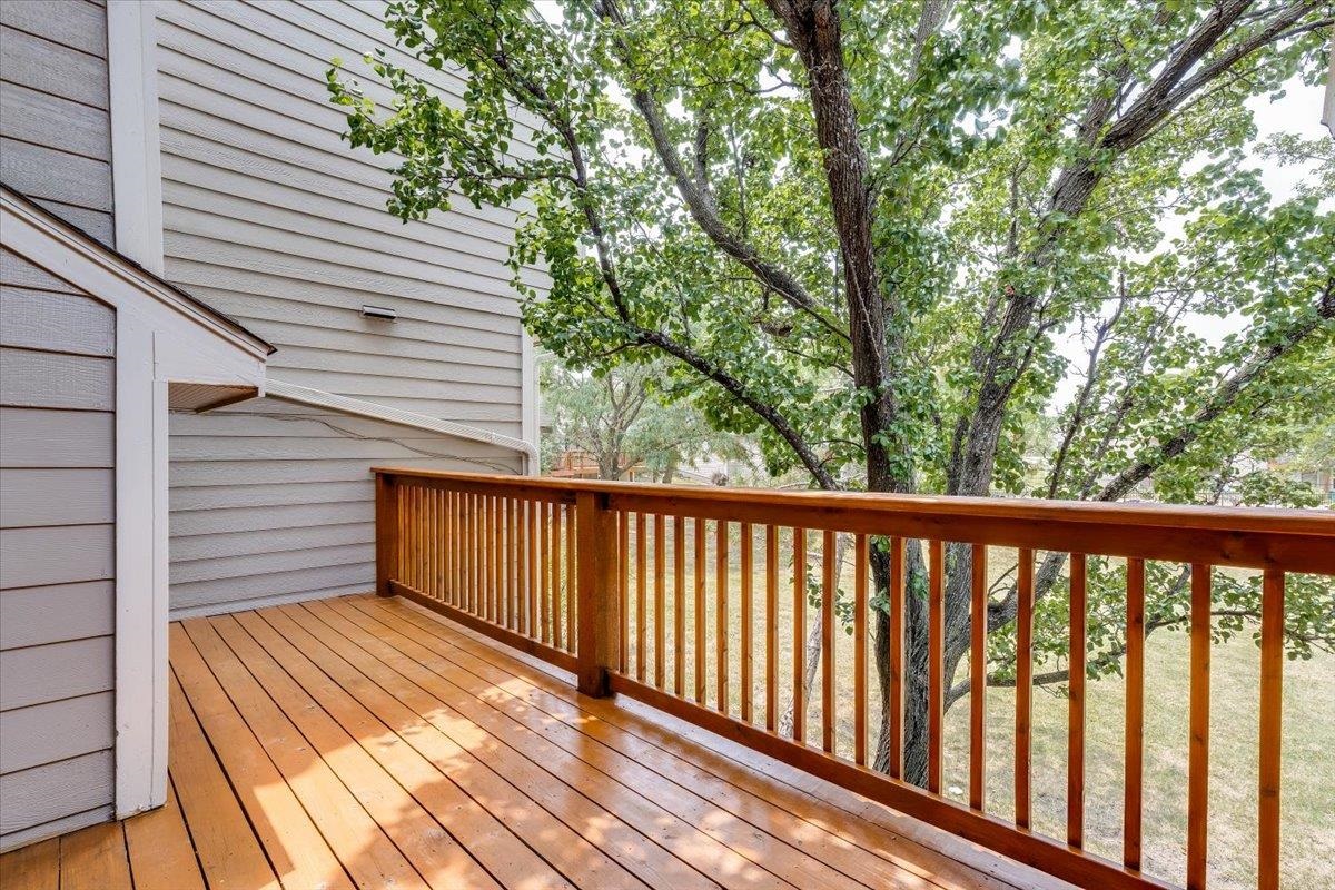 2221 N Bramblewood Property Photo 15