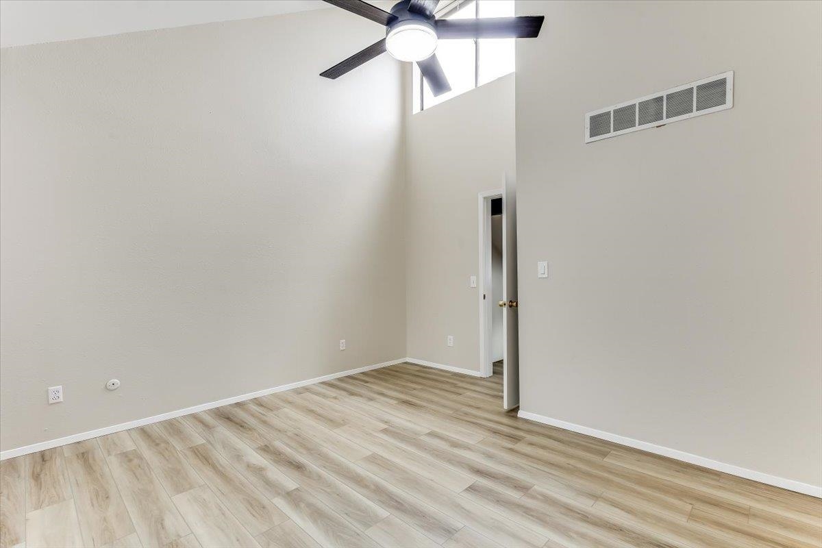 2221 N Bramblewood Property Photo 22