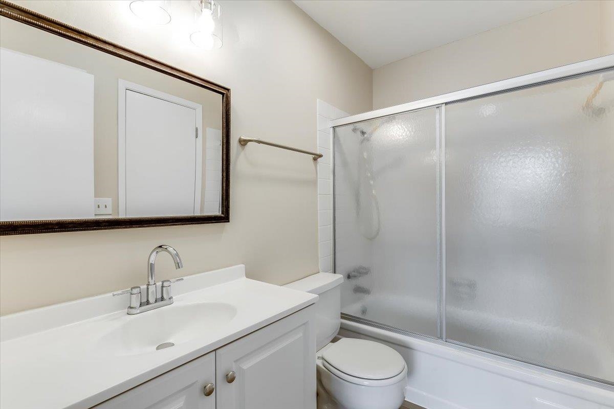 2221 N Bramblewood Property Photo 24