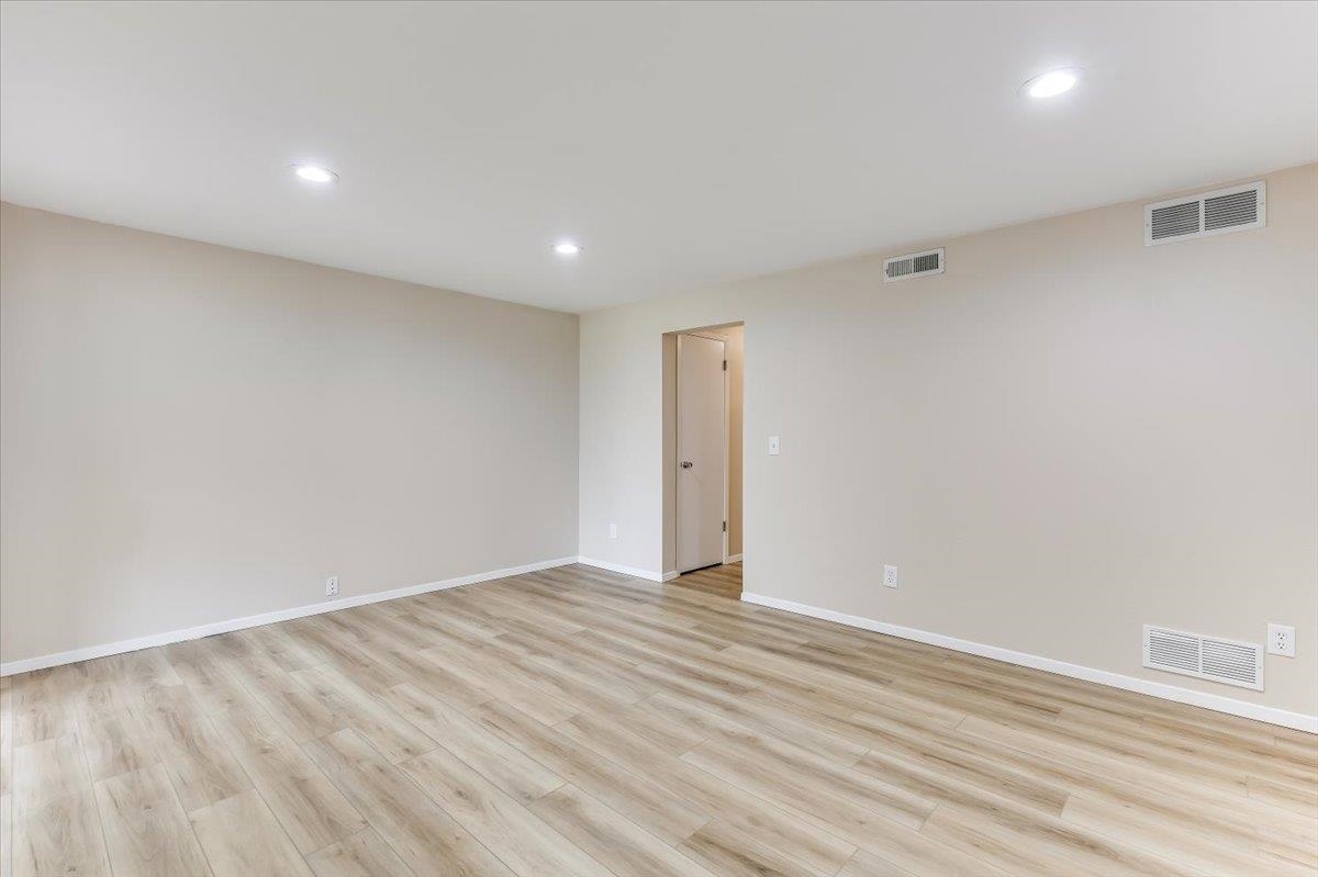 2221 N Bramblewood Property Photo 27