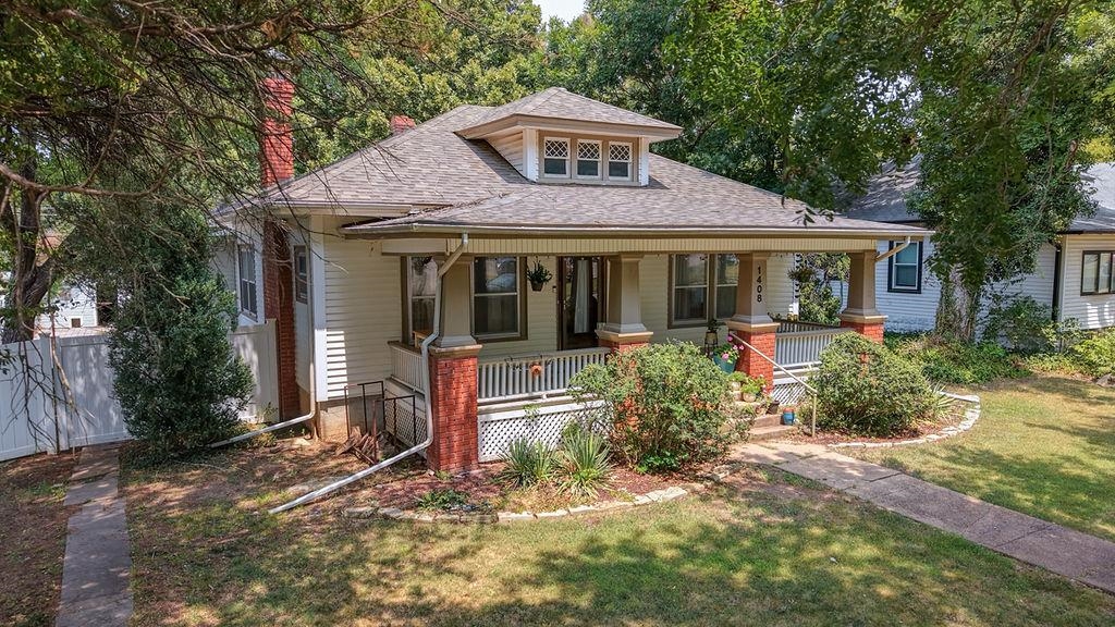 1408 E 6th Property Photo 1