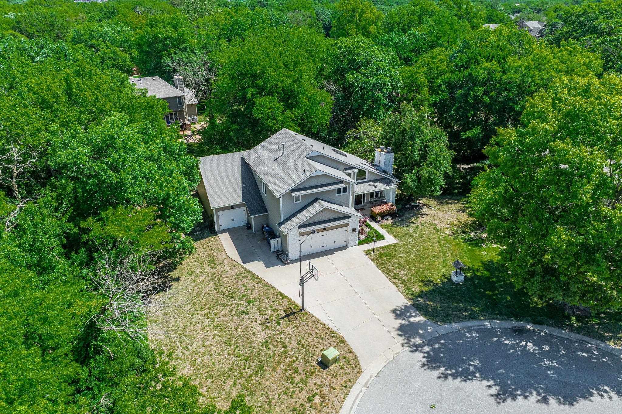 500 Sharon Court Property Photo 3