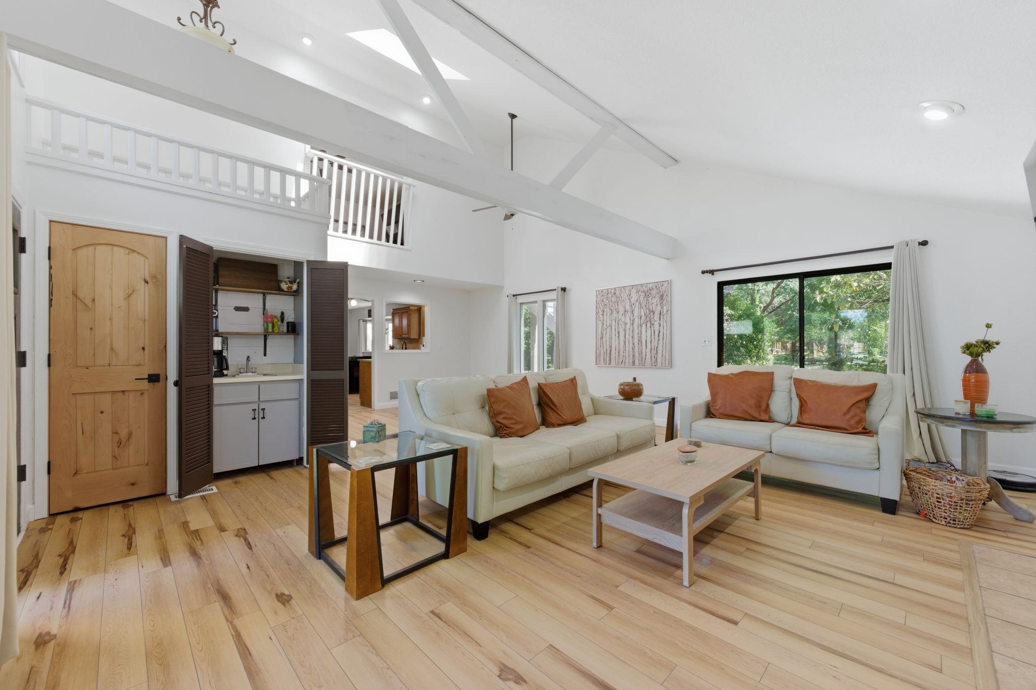 500 Sharon Court Property Photo 7