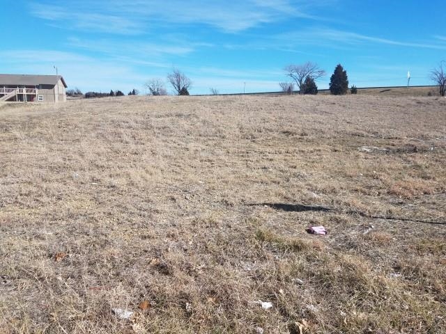 2000 S Woodlawn Property Photo 1