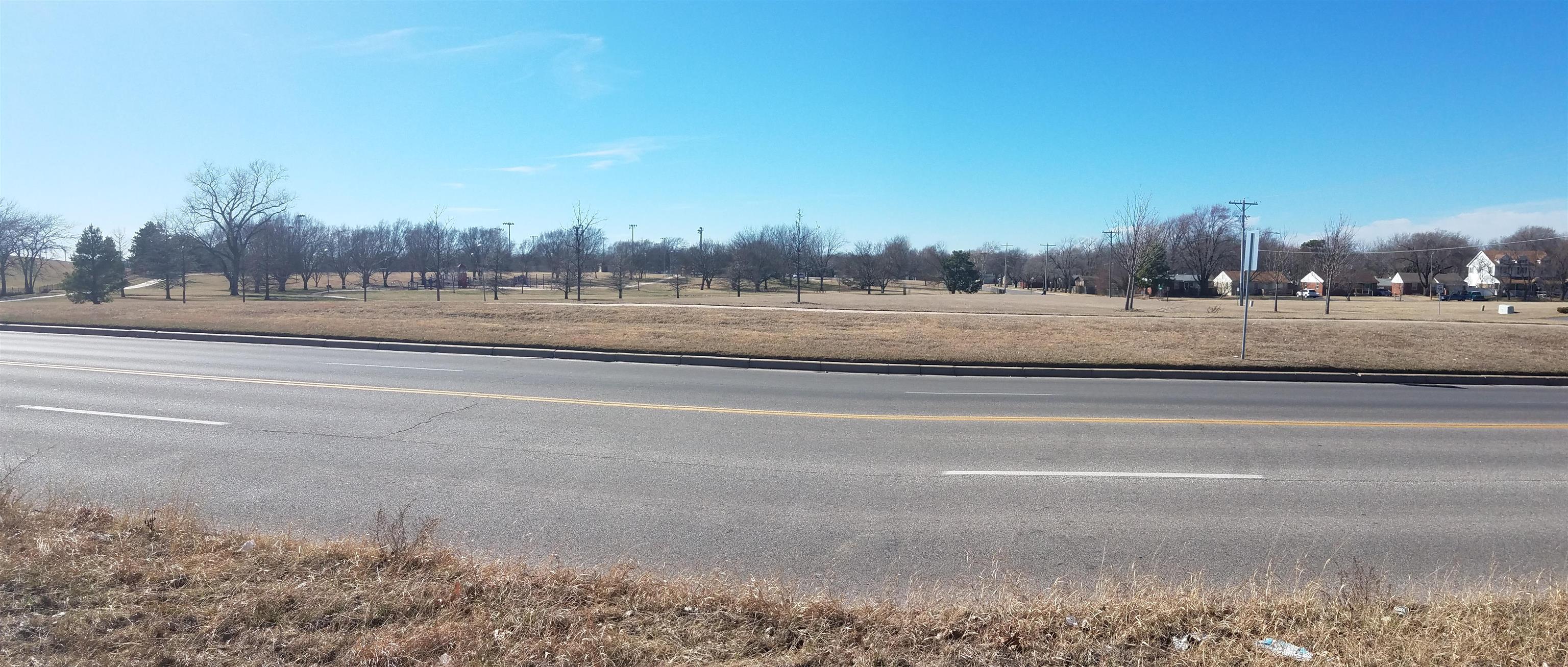 2000 S Woodlawn Property Photo 2