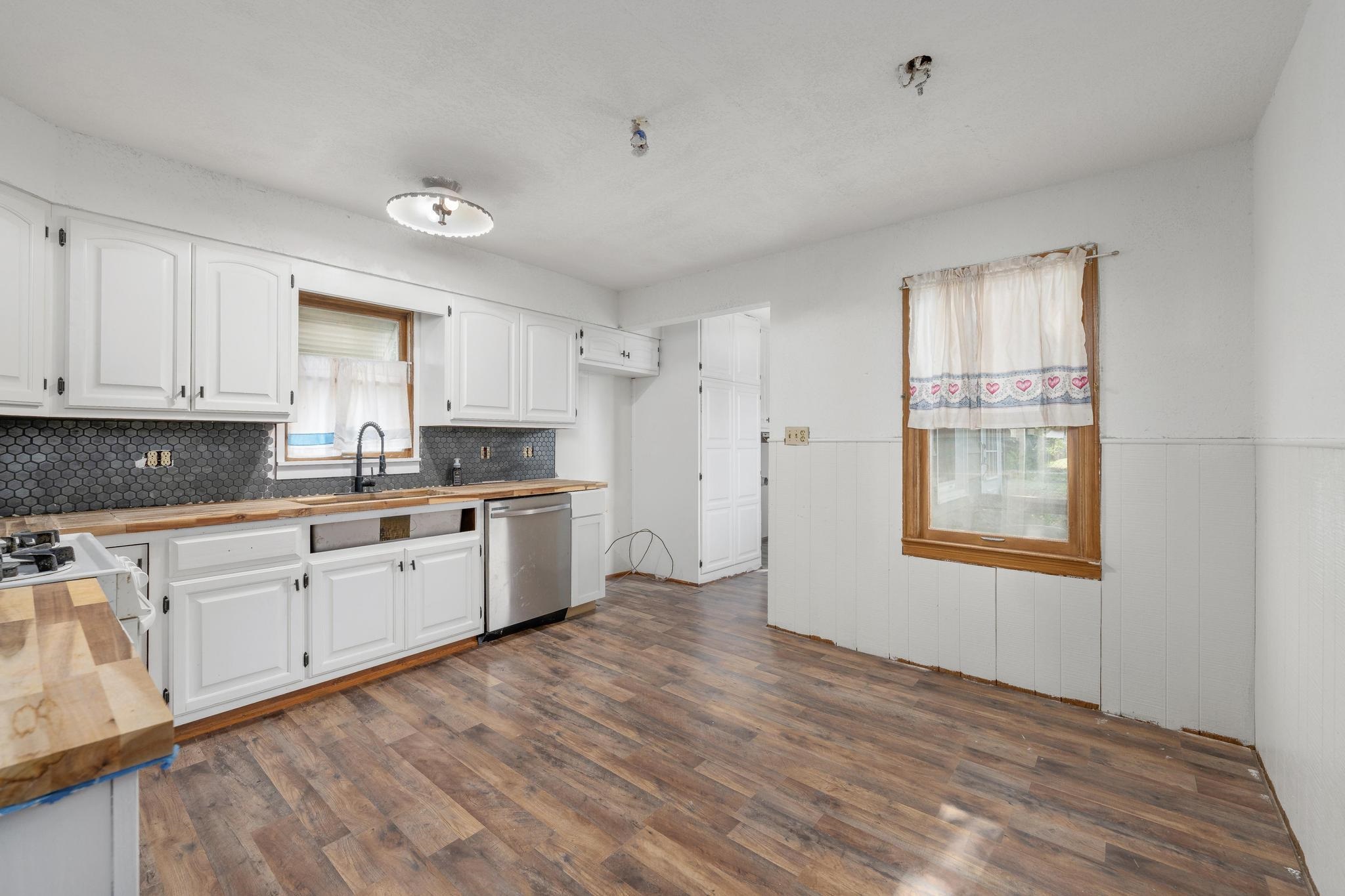 1501 N C St Property Photo 7