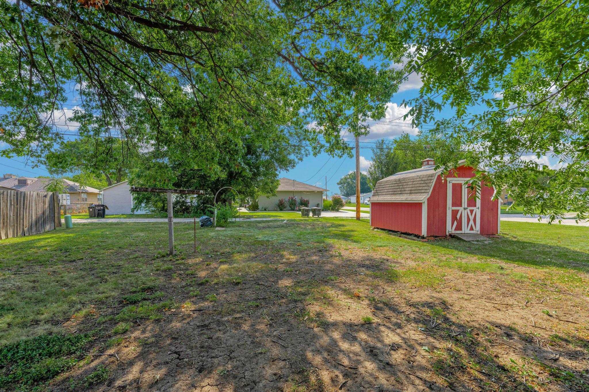 1501 N C St Property Photo 31