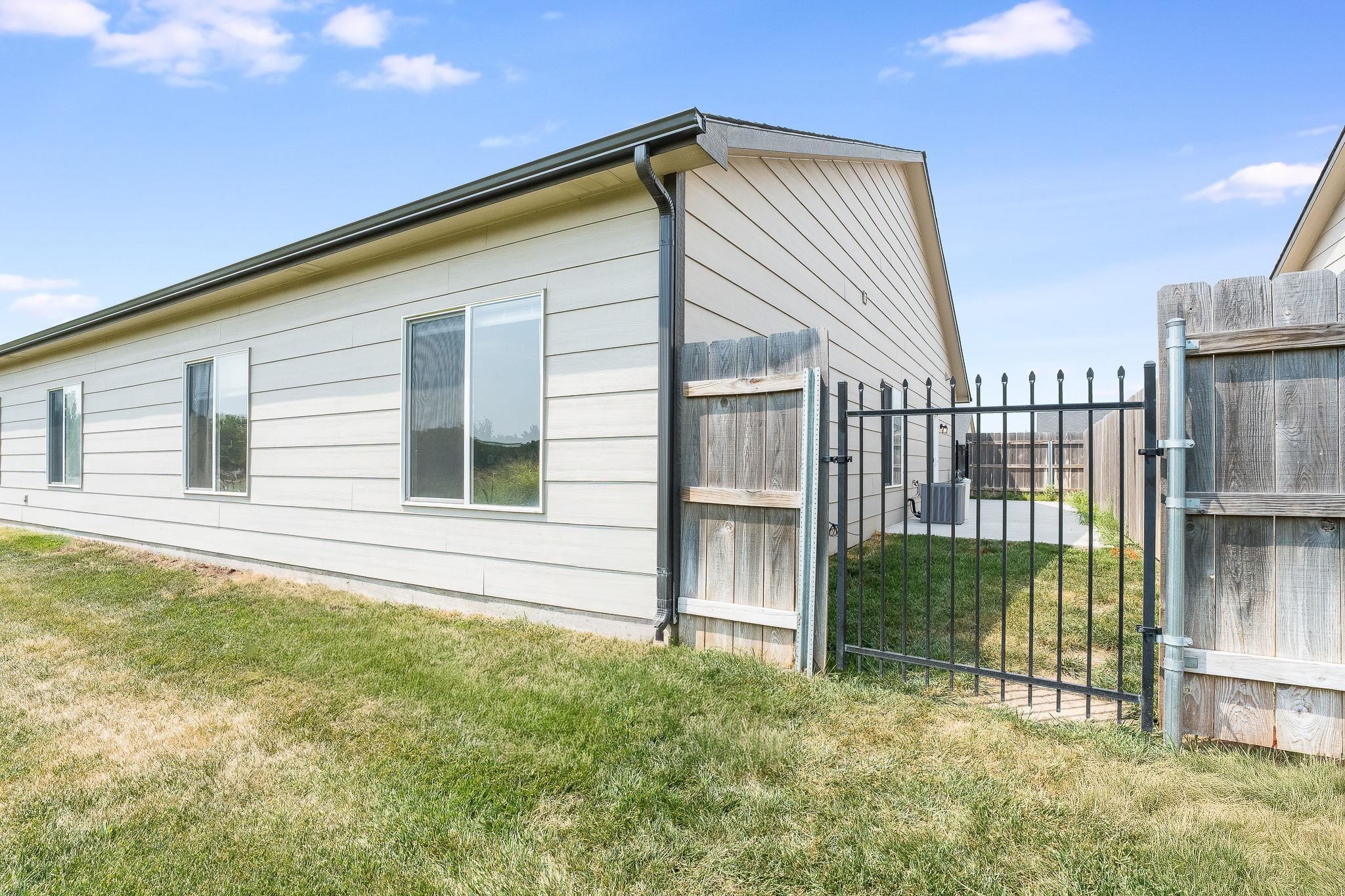 12037 W Shadow Lakes Property Photo 30