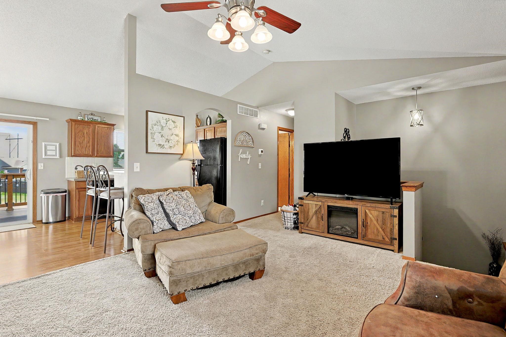 1724 Amber Ridge Place Property Photo 6