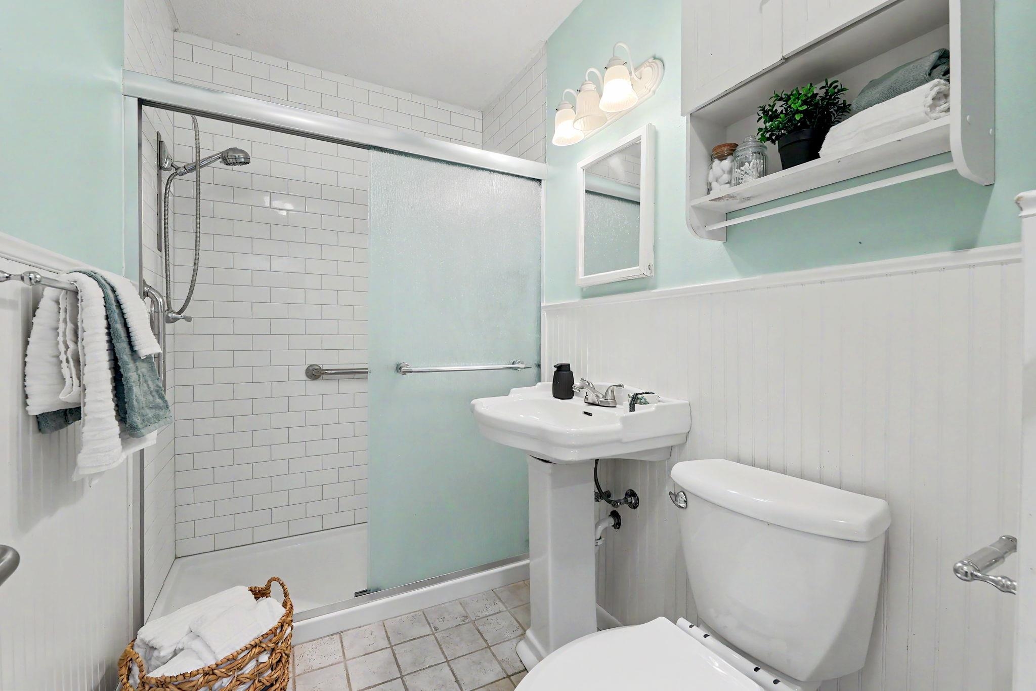 545 S Queen Property Photo 21