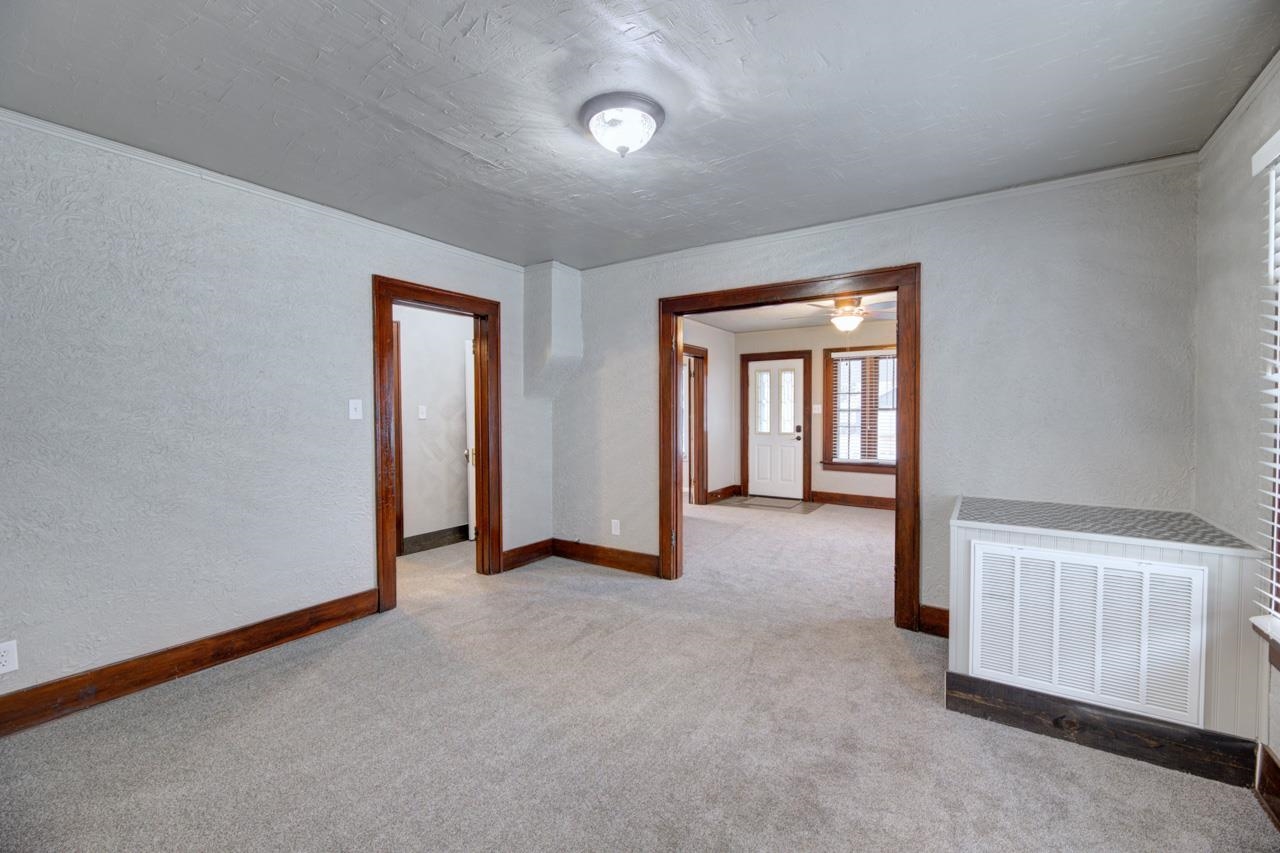 411 W Chestnut Ave. Property Photo 7