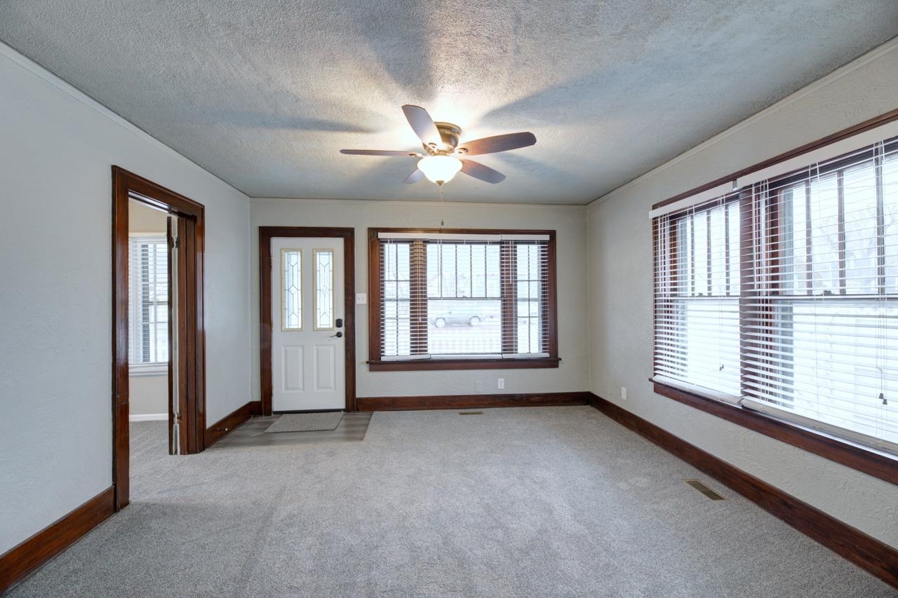 411 W Chestnut Ave. Property Photo 8