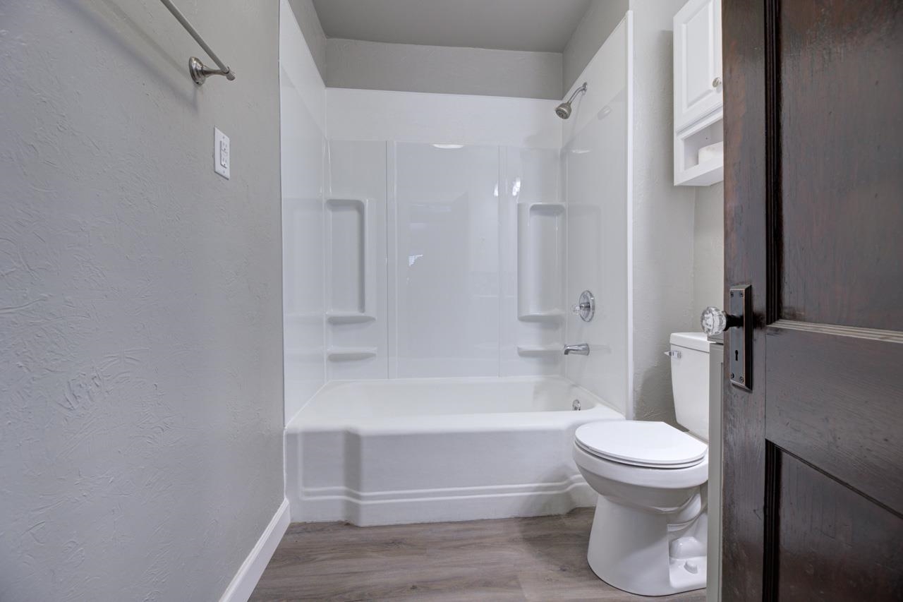 411 W Chestnut Ave. Property Photo 27