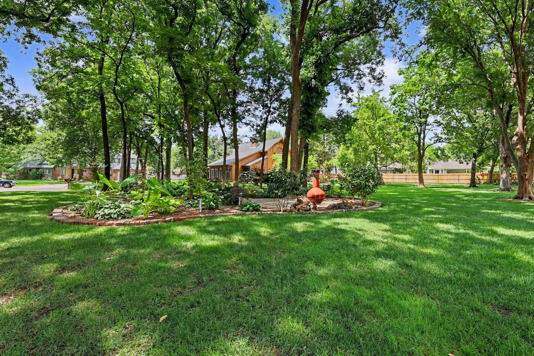 7712 W Harmony Ct Property Photo 2
