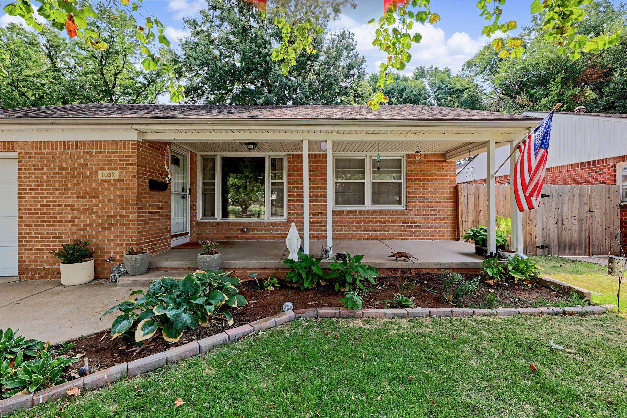 1032 S Fabrique Property Photo 4