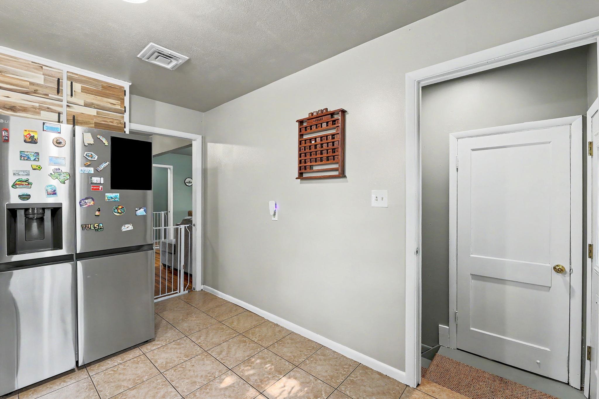 1032 S Fabrique Property Photo 17