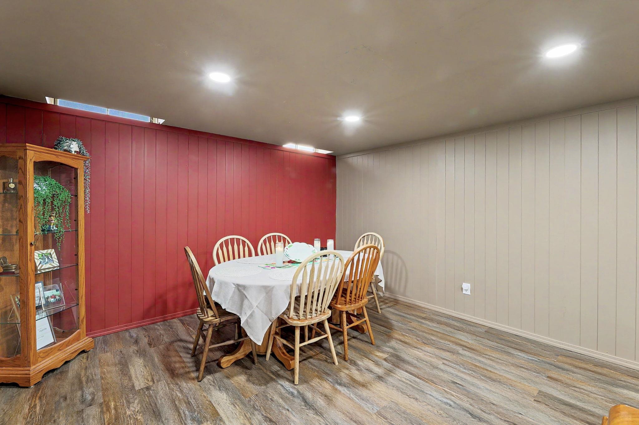 1032 S Fabrique Property Photo 25