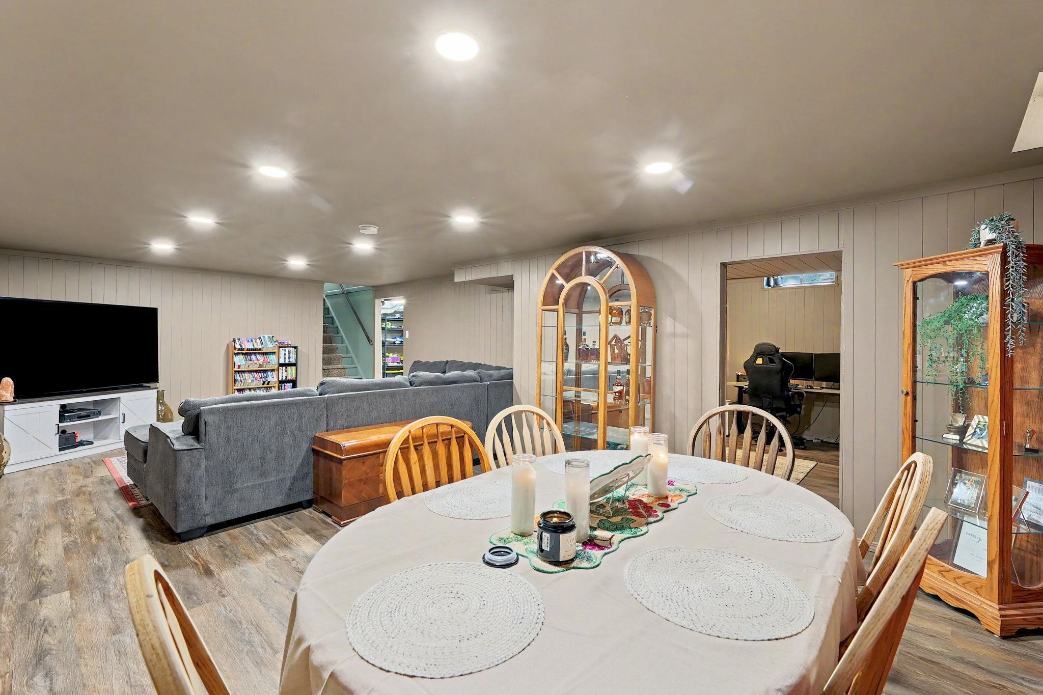 1032 S Fabrique Property Photo 26