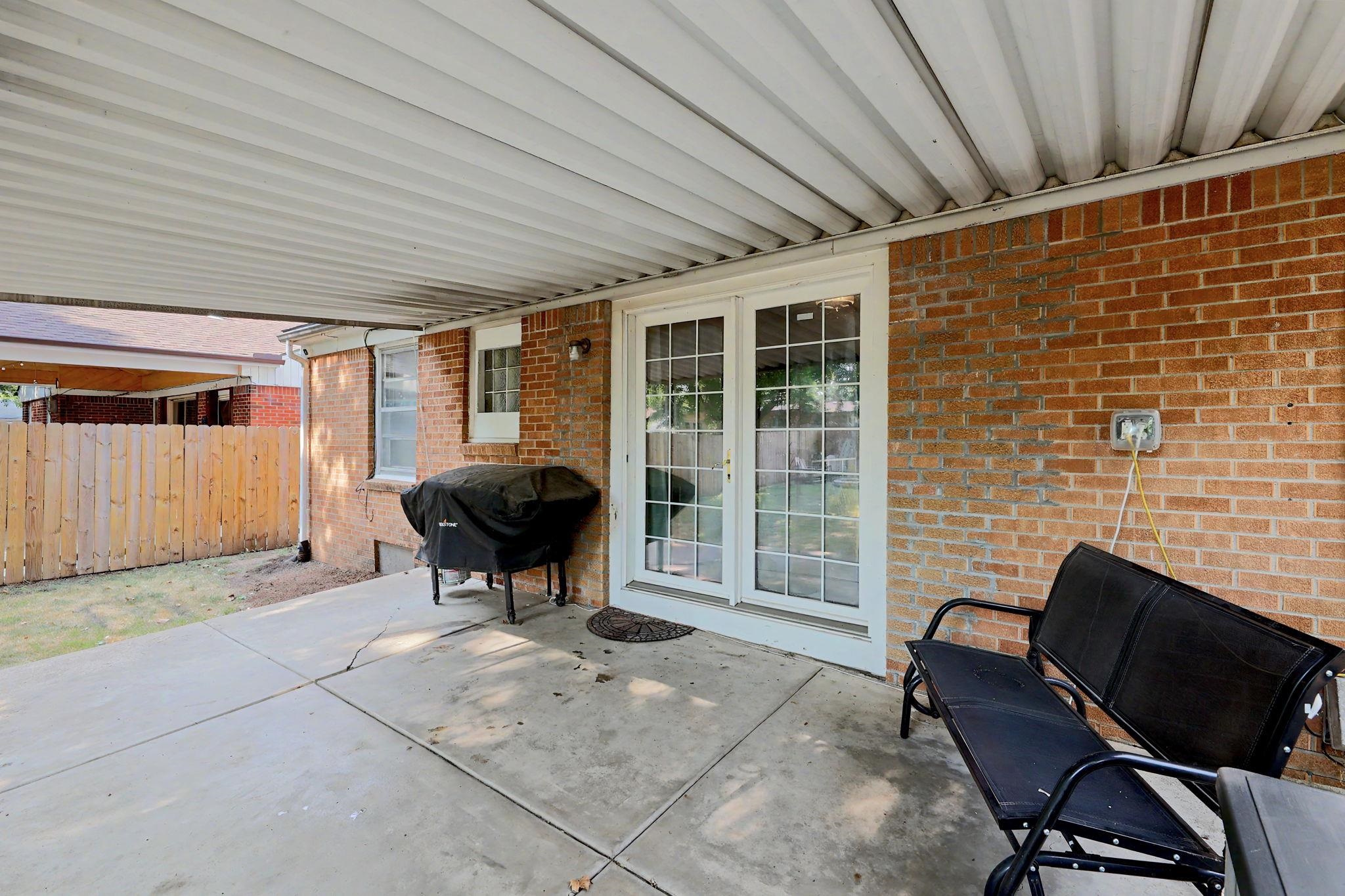 1032 S Fabrique Property Photo 36