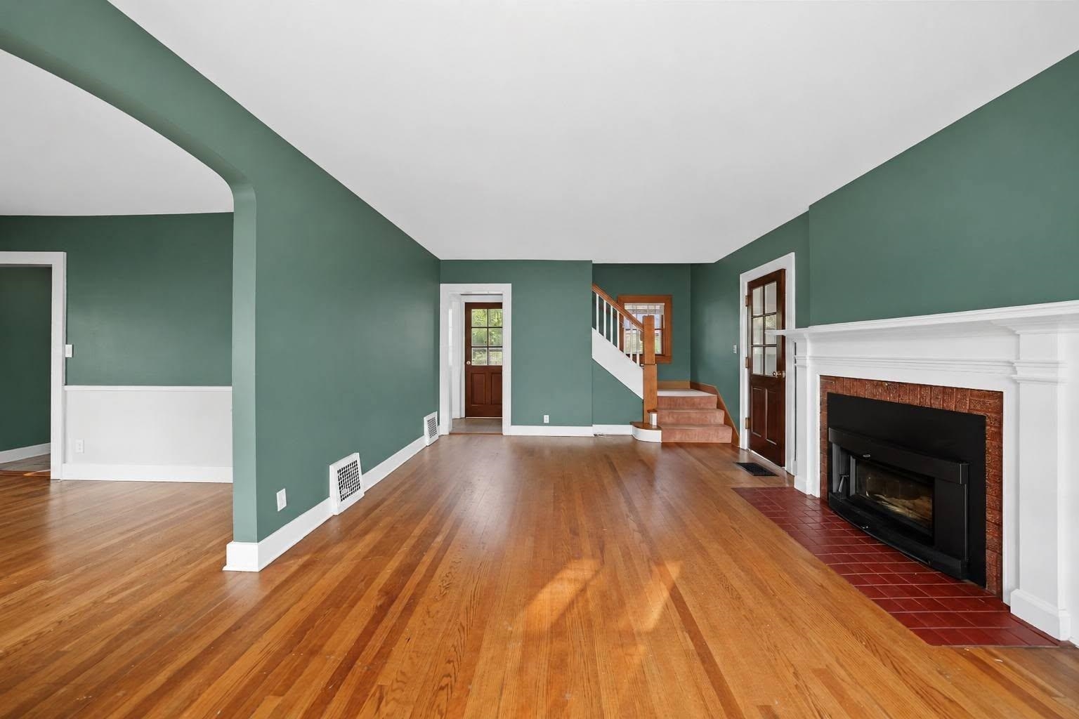 211 Greenway Rd. Property Photo 4