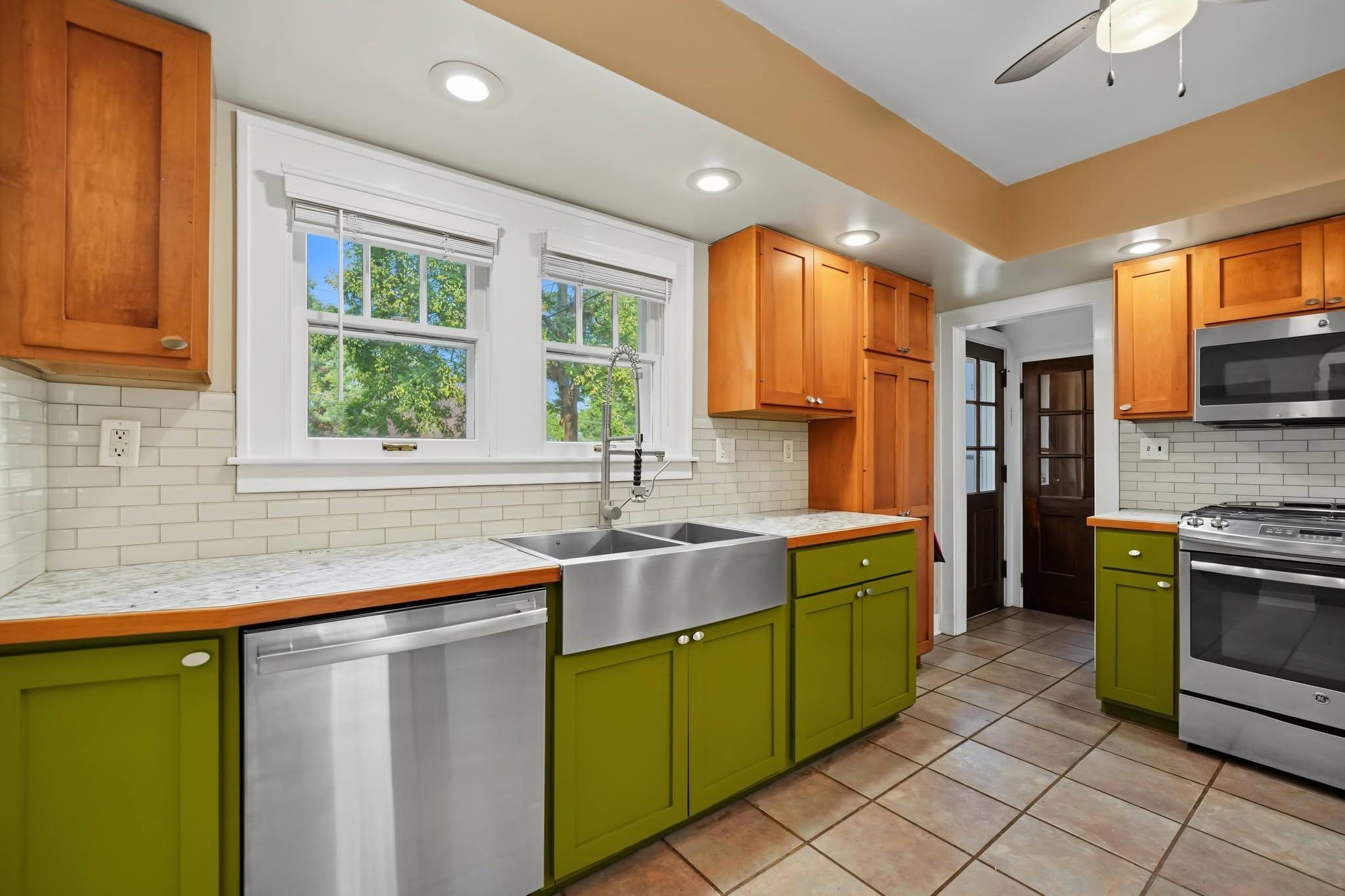 211 Greenway Rd. Property Photo 6