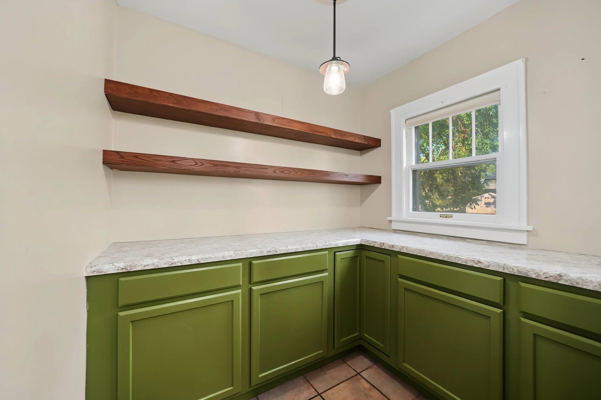 211 Greenway Rd. Property Photo 8