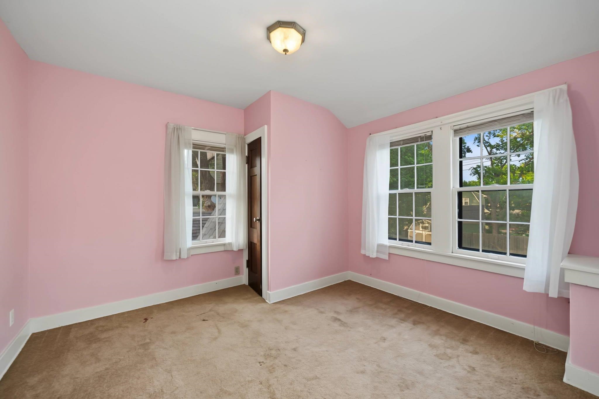 211 Greenway Rd. Property Photo 12