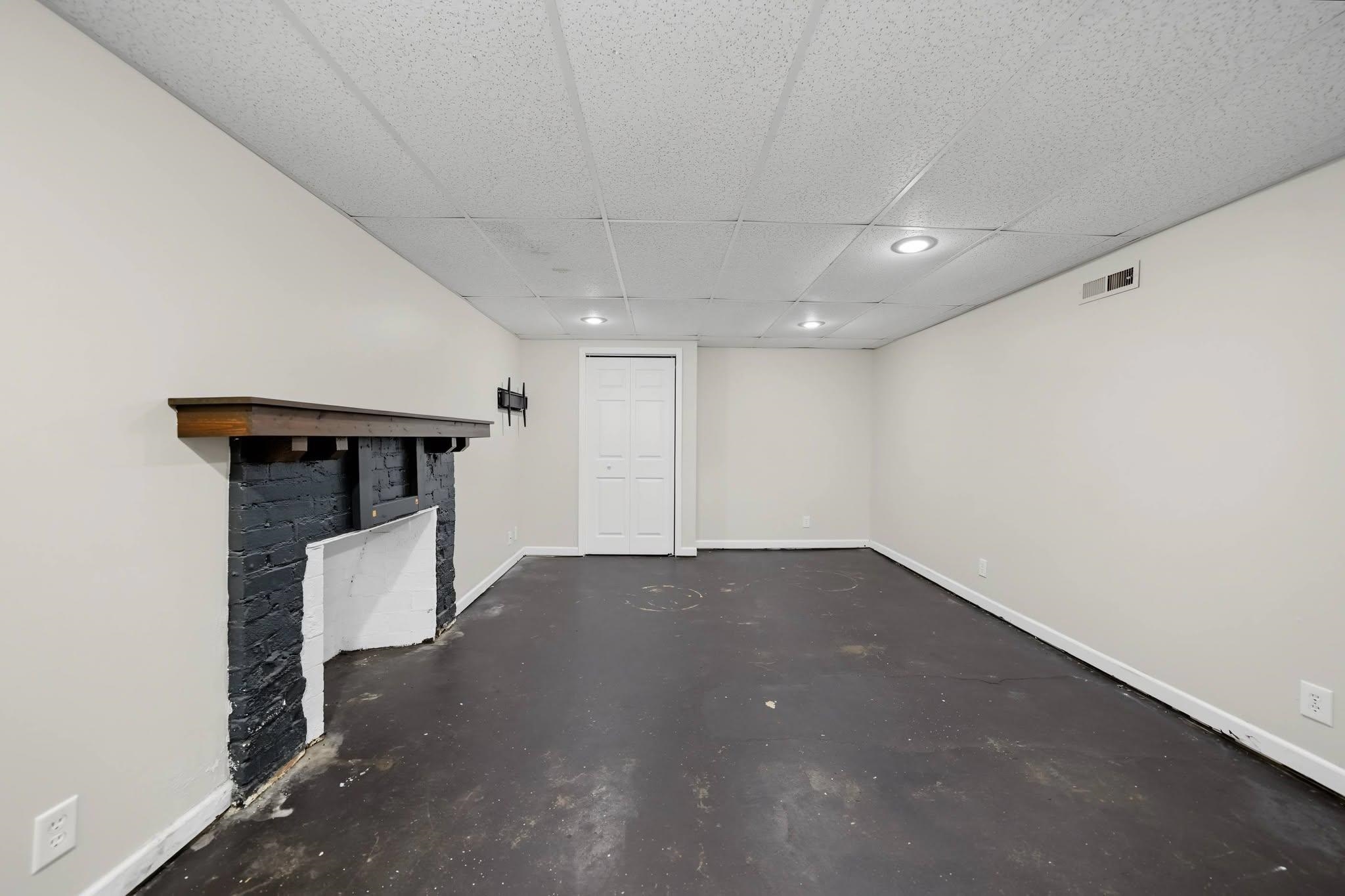 211 Greenway Rd. Property Photo 17